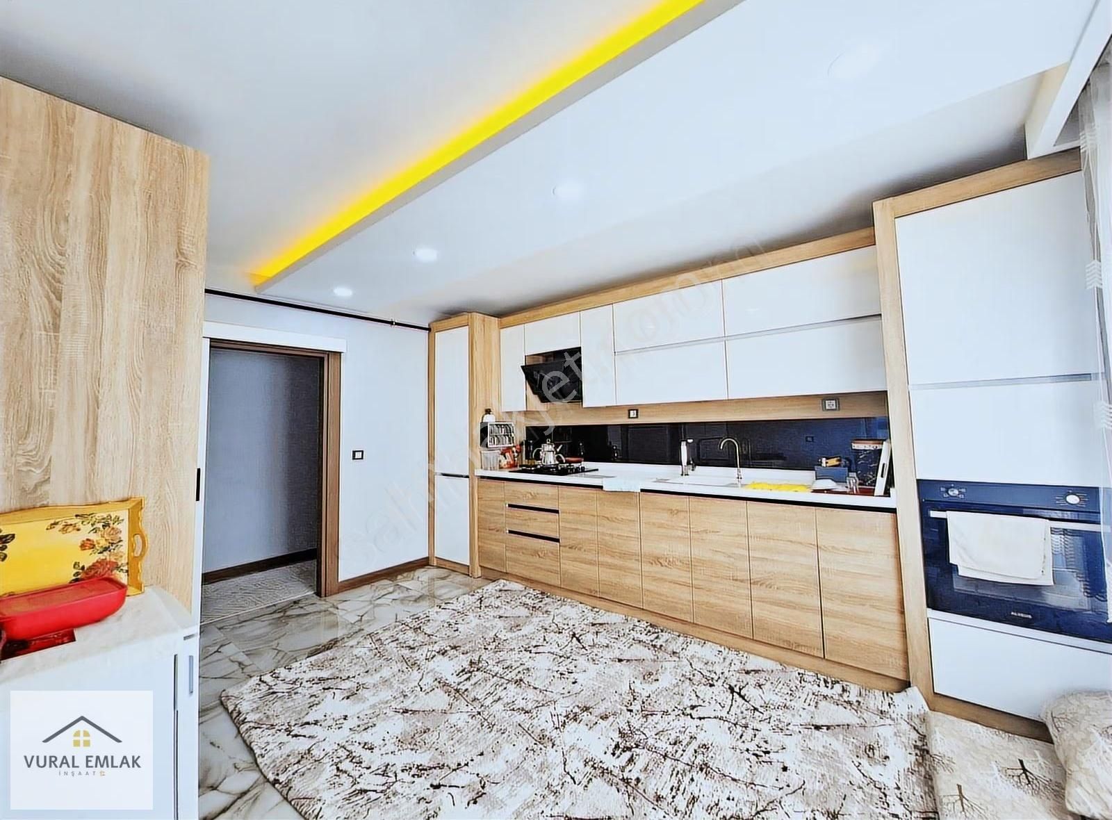 Vural Emlaktan 3+1 İskanlı Köşe Başı 150m2 G.odalı Cam Balkonlu - Görsel 13