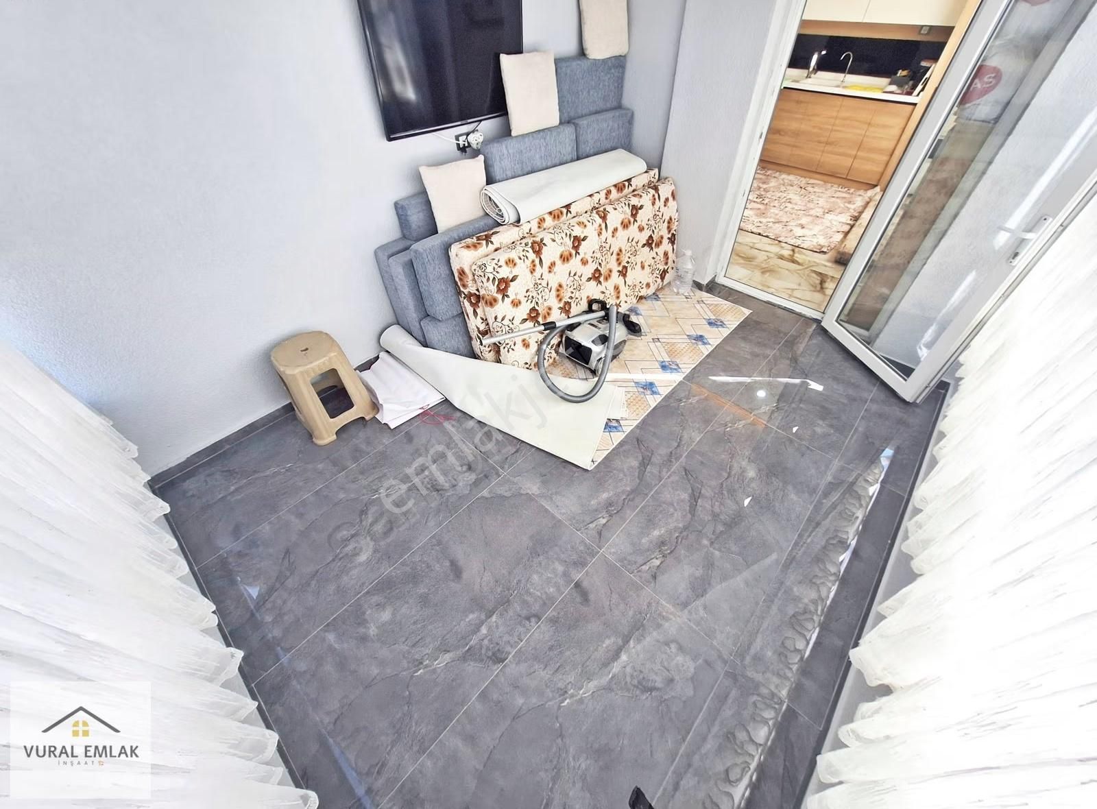 Vural Emlaktan 3+1 İskanlı Köşe Başı 150m2 G.odalı Cam Balkonlu - Görsel 5