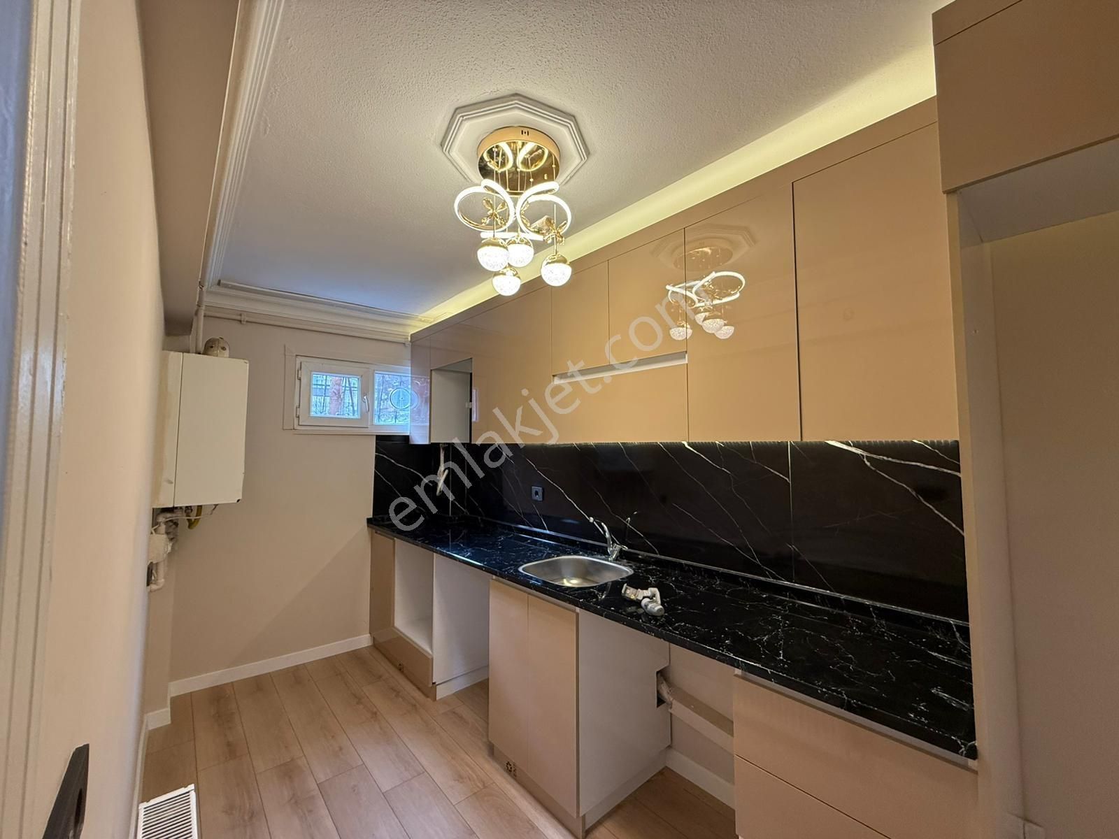 Kıraç Hürriyet Mah'de Lüks Dekorlu 2+1 110 M² Müstakil Bahçeli ! - Görsel 4