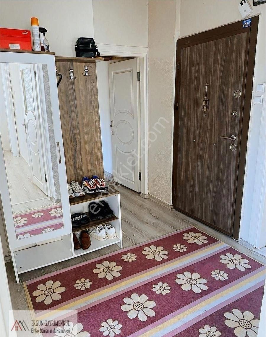 Ergünden Mesudiyede Ara Kat Kiralık 3+1 Daire - Görsel 24