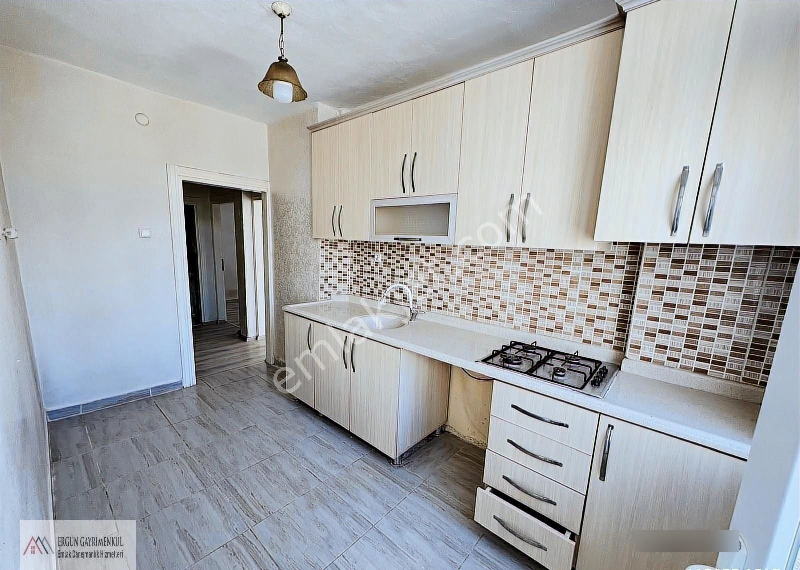 Ergünden Mesudiyede Ara Kat Kiralık 3+1 Daire - Görsel 7