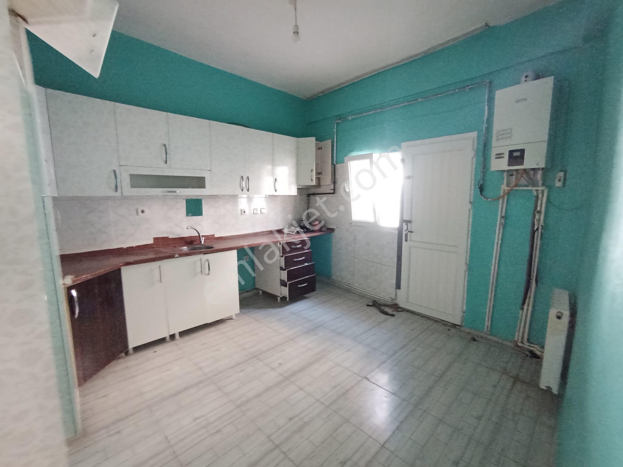 Karabağlar Ğünaltay Mah.bahçeli 2+1 120 M2 Doğalğazlı Kiralık Daire