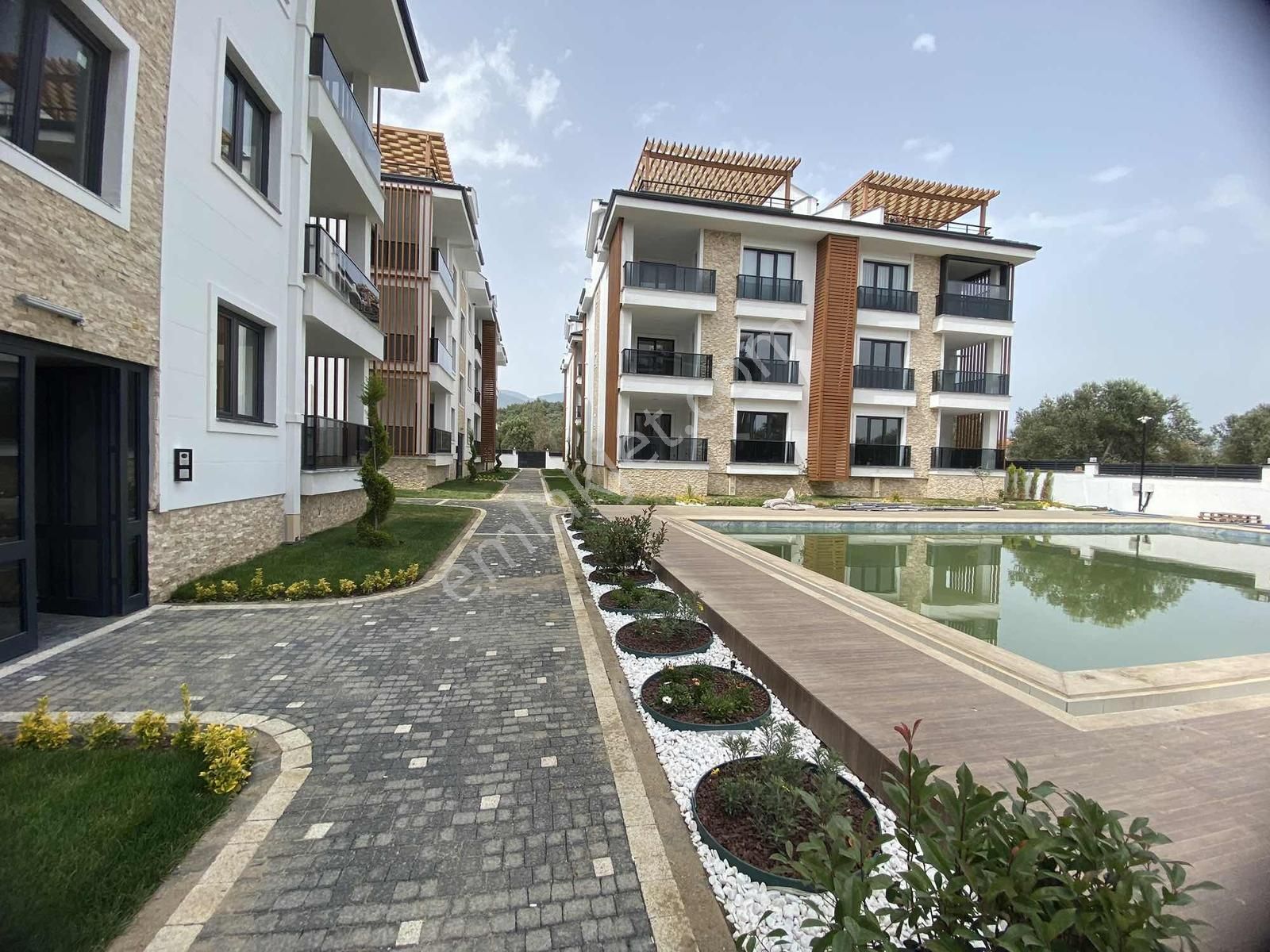 Erimden Denize Yakın 2+1 Ayrı Mutfak, Havuz Manzaralı Daire - Görsel 10