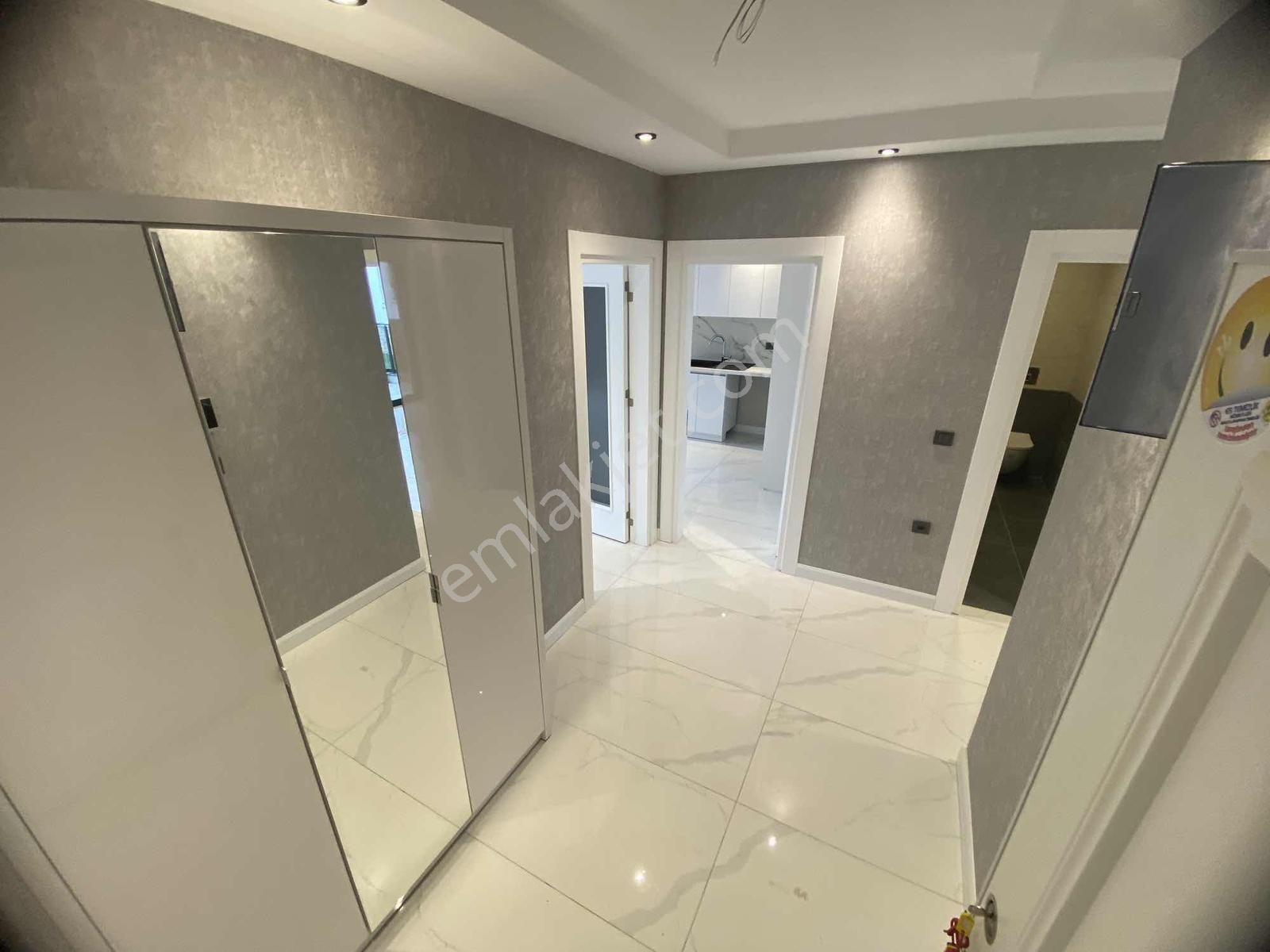 Erimden Denize Yakın 2+1 Ayrı Mutfak, Havuz Manzaralı Daire