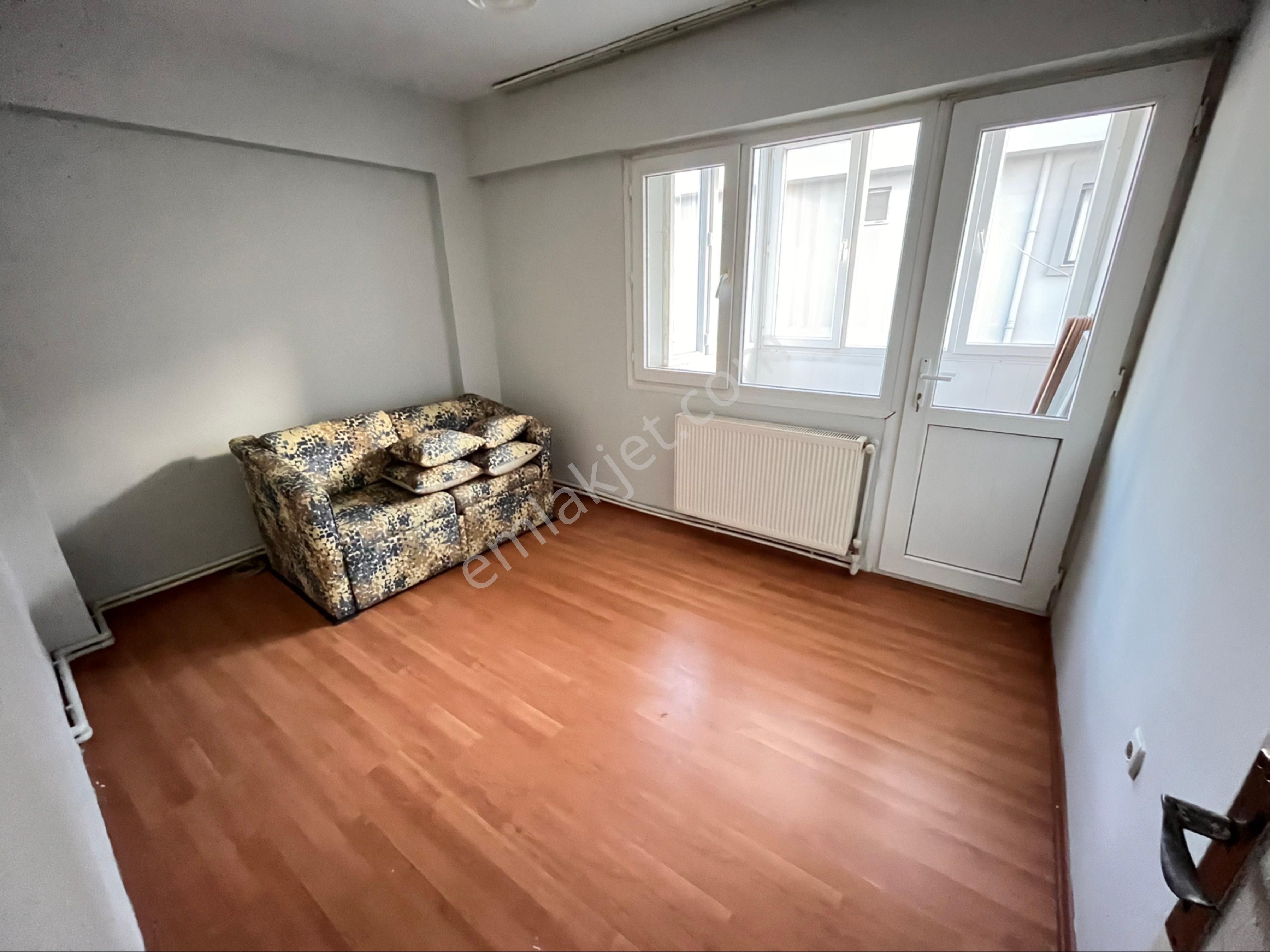 Metro Yakını Park Manzaralı 3+1 130m2 Köşe Daire - Görsel 9