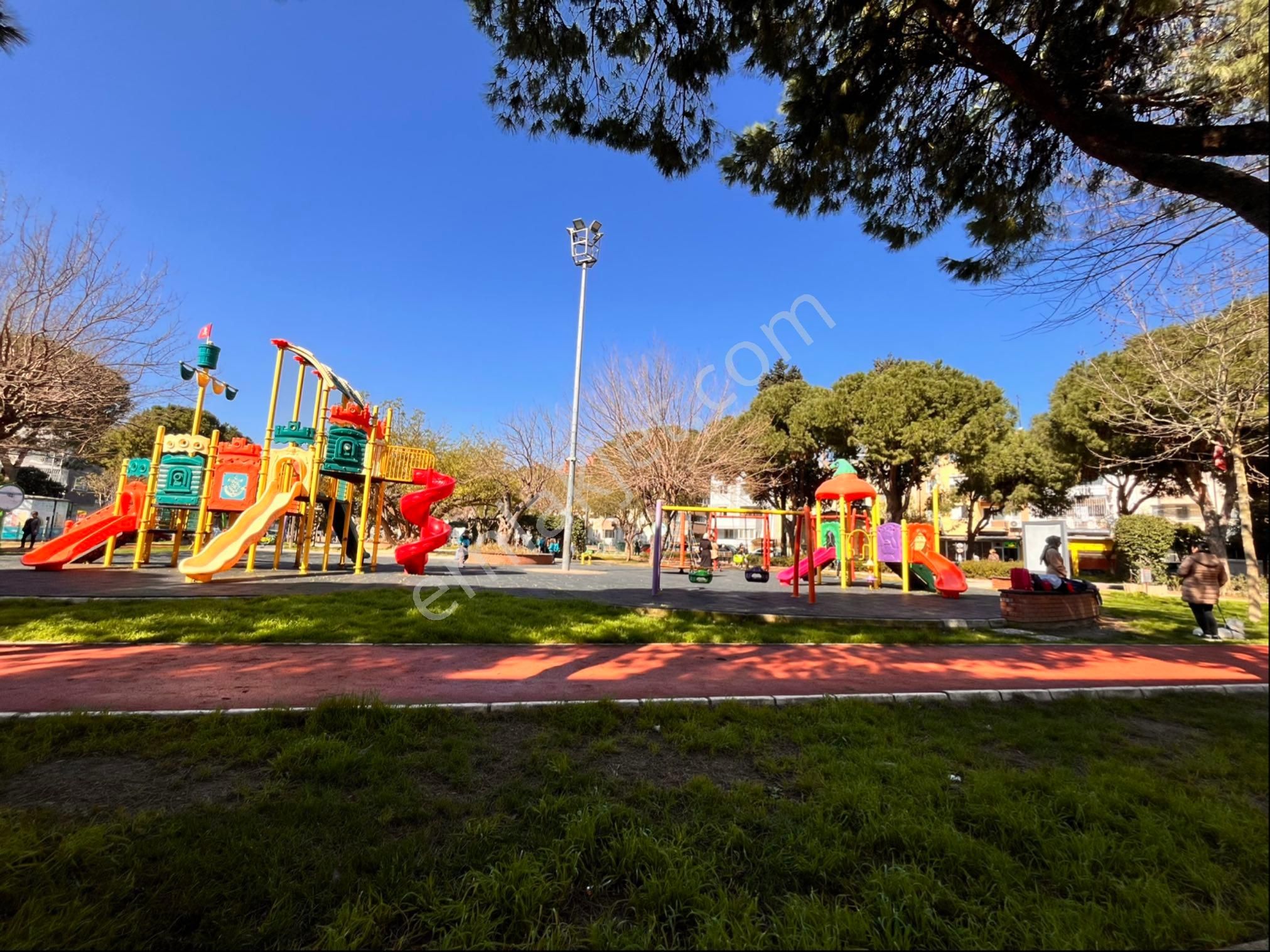 Metro Yakını Park Manzaralı 3+1 130m2 Köşe Daire - Görsel 30