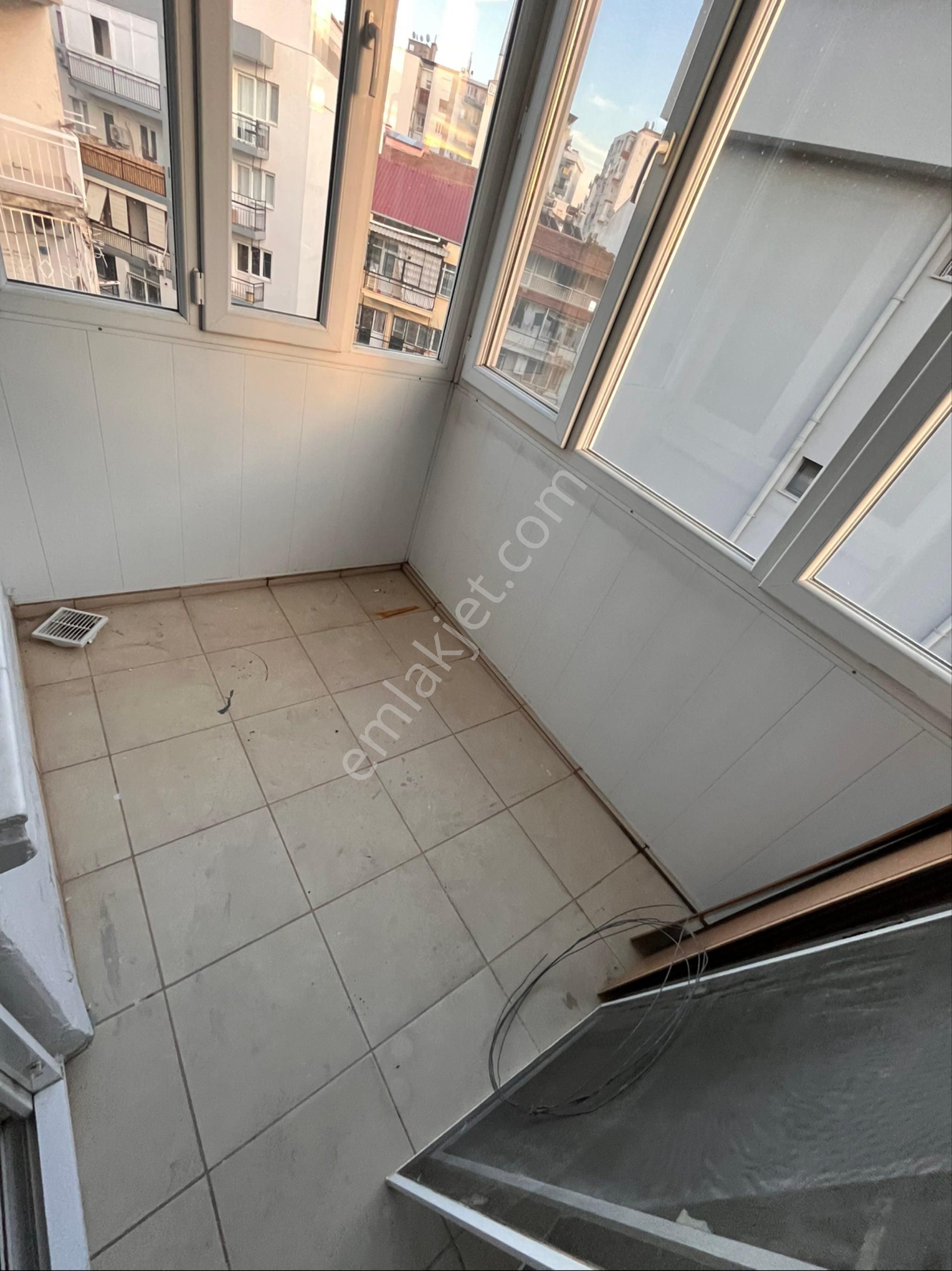 Metro Yakını Park Manzaralı 3+1 130m2 Köşe Daire - Görsel 23