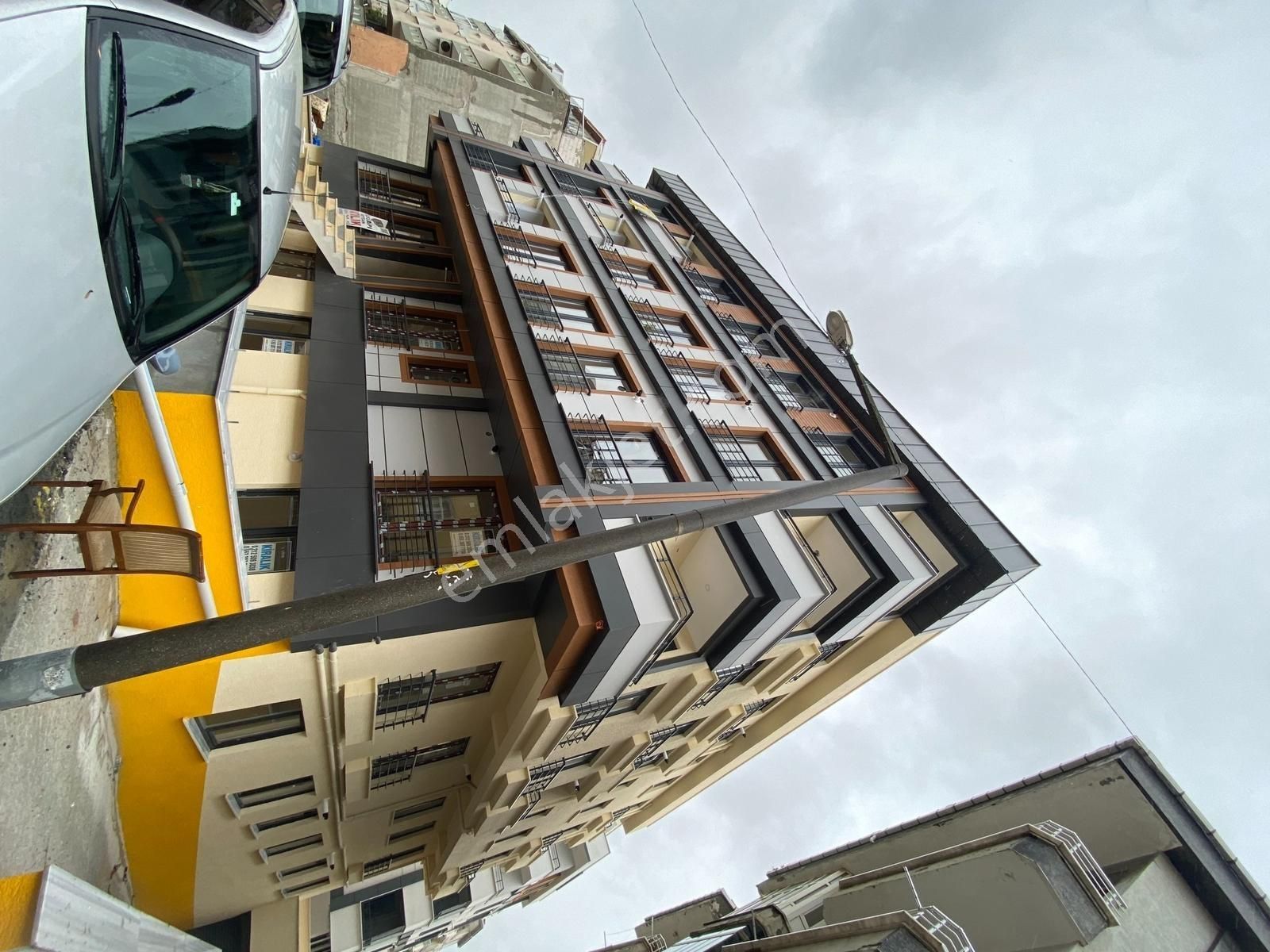 Lidya Emlak'tan Yeni Bina 2+1 90m2 Ara Kat Otoparklı Daire