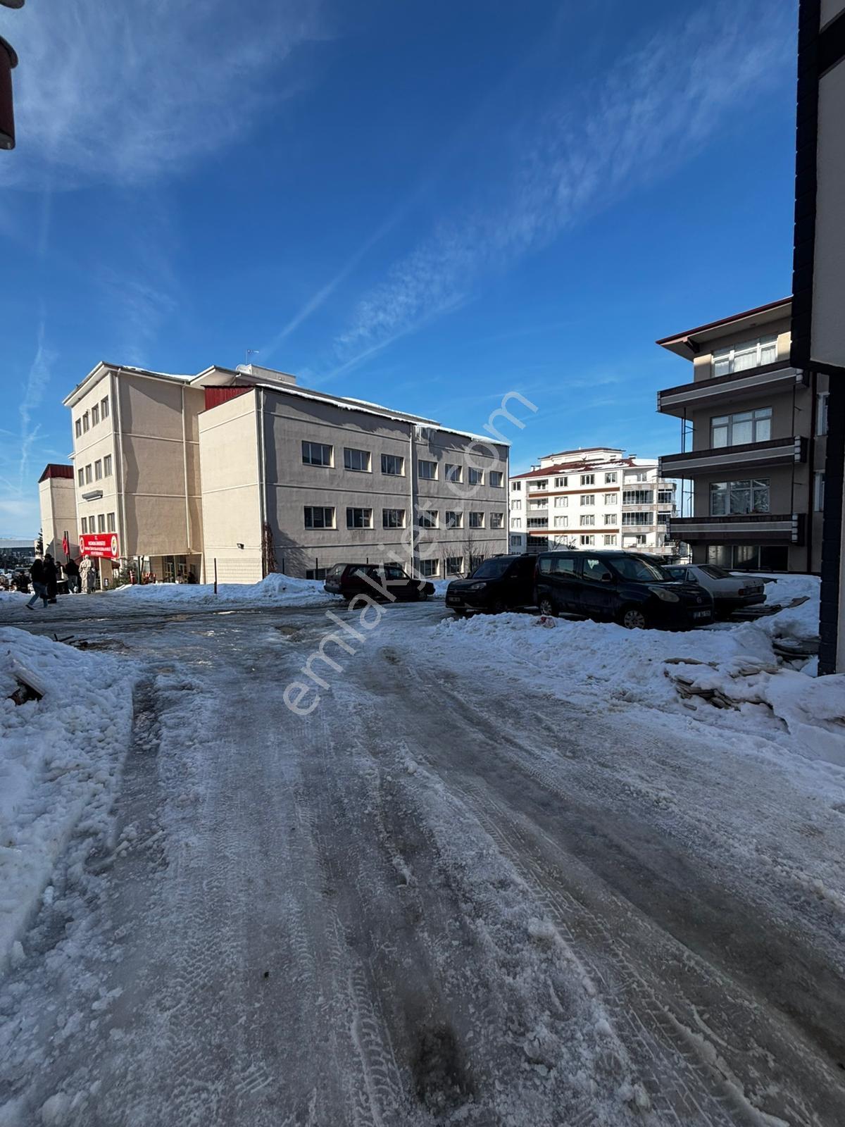 Bizim Emlaktan Devrekani Merkezde Yenı Yapı Kapalı Otoparkl 1+1 - Görsel 12