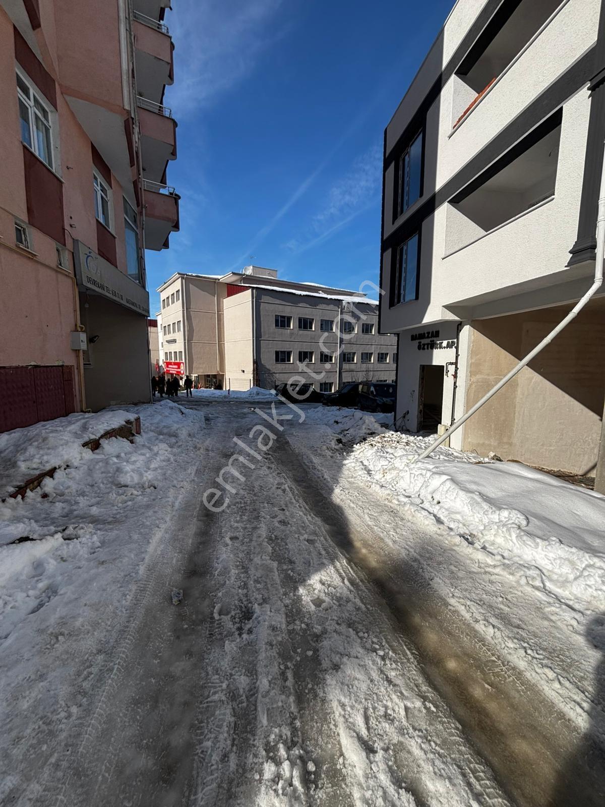 Bizim Emlaktan Devrekani Merkezde Yenı Yapı Kapalı Otoparkl 1+1 - Görsel 8