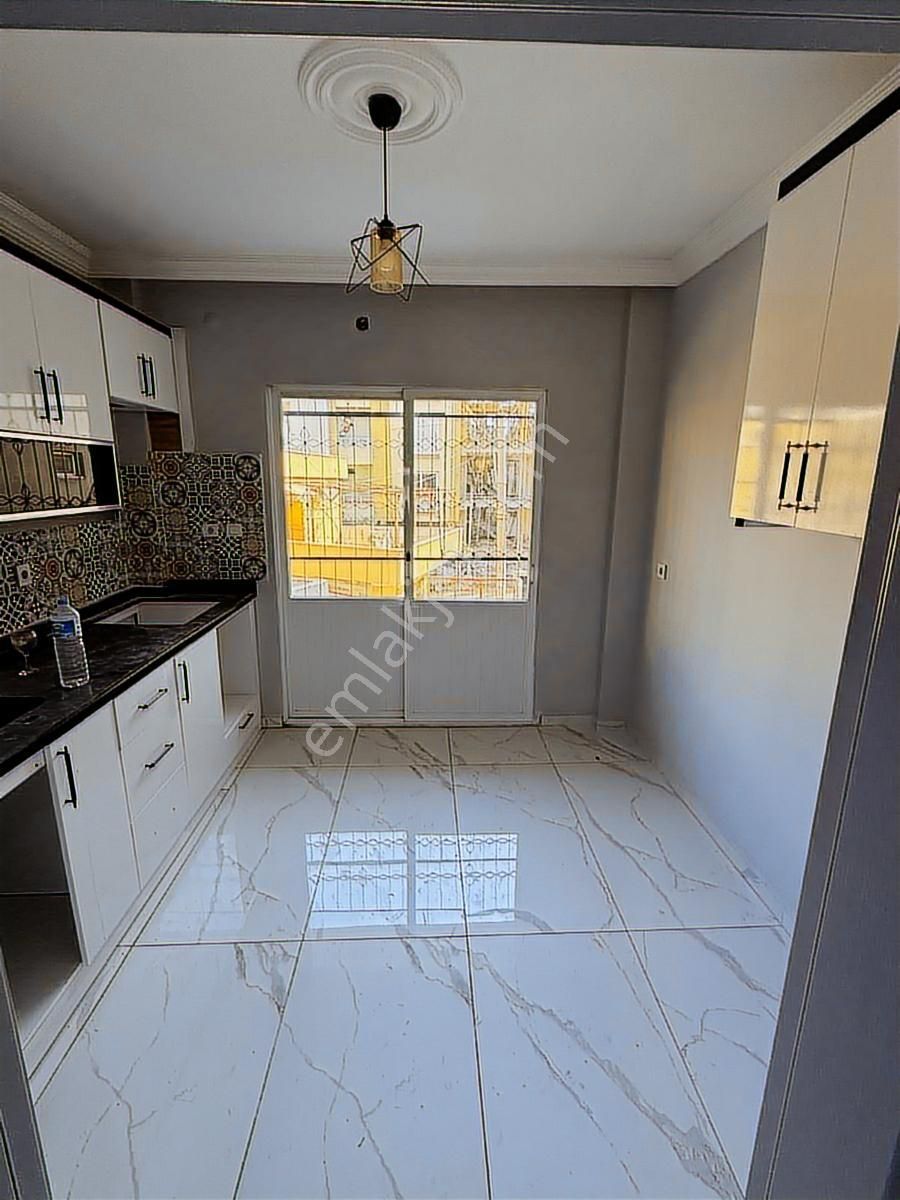 Miroğlu Emlak'tan Sağlık Mah. 181 M2 2 Katlı Müstakil - Görsel 4