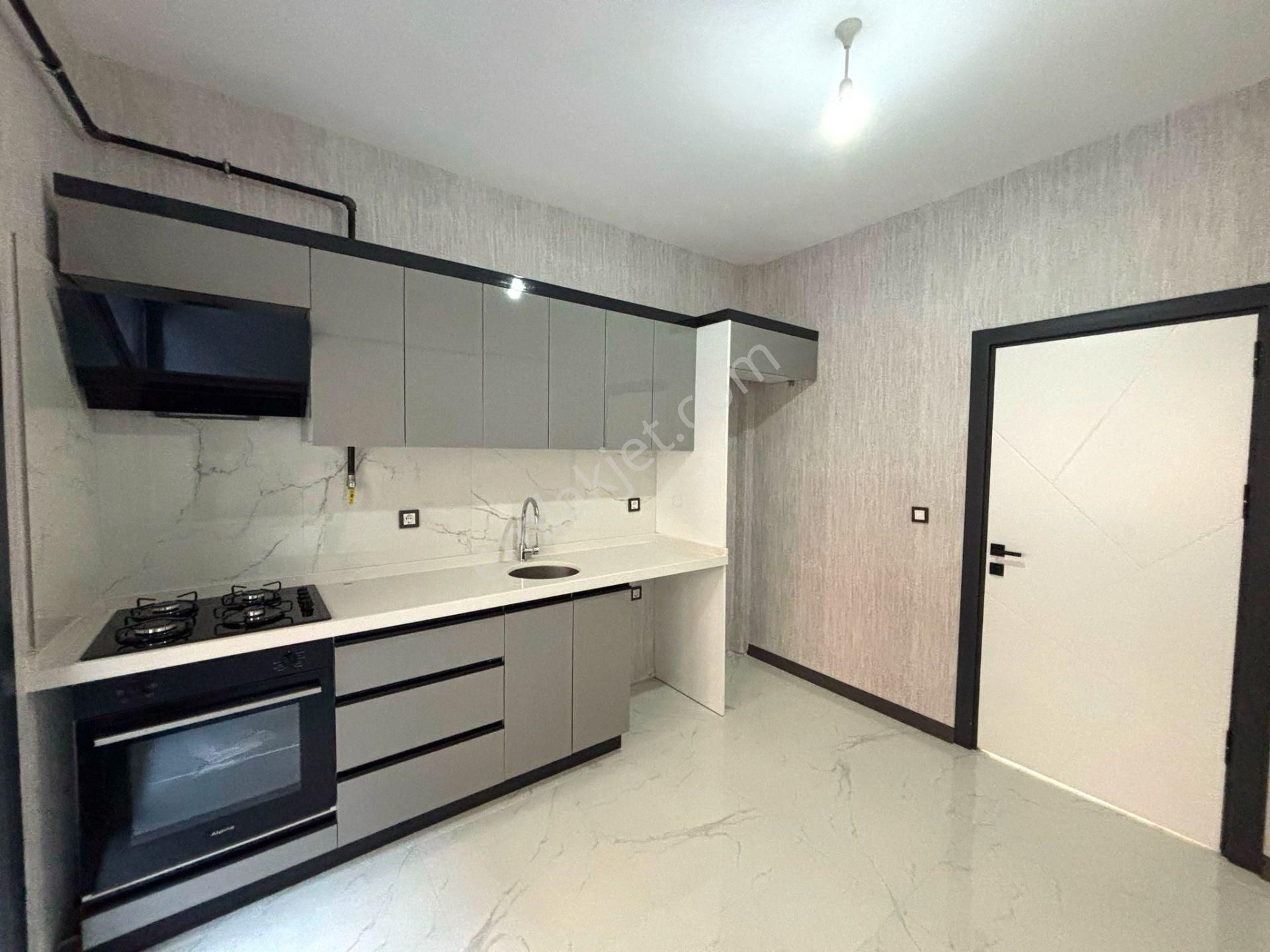 **eryıldız Gayrimenkul'den**atatürk Mah.iskanlı Ful+ful Ultra Lüks 3+1 - Görsel 2