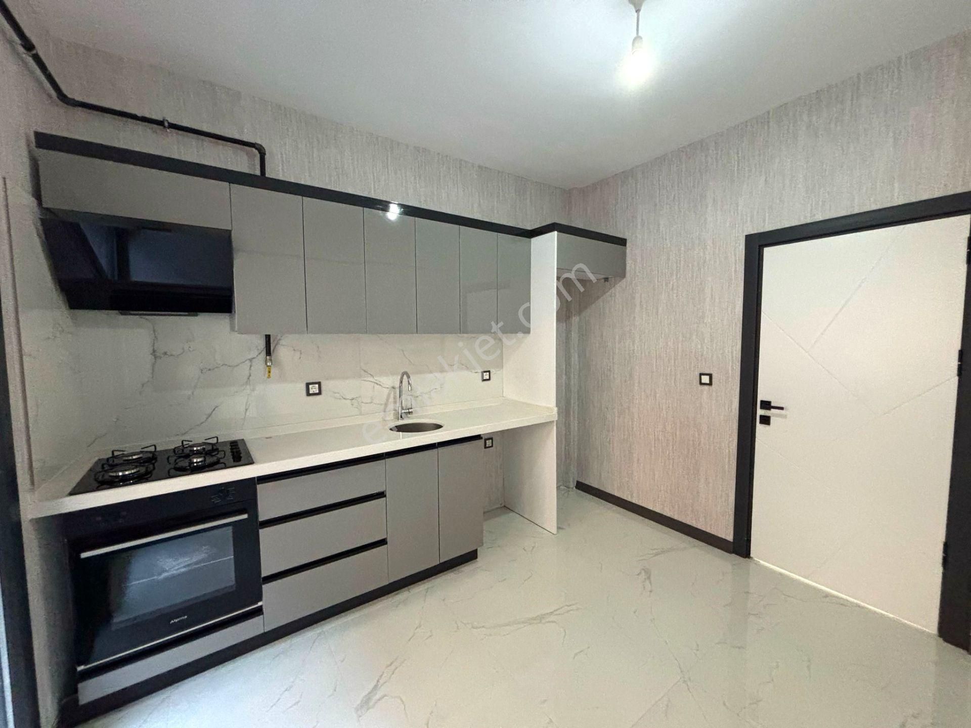 **eryıldız Gayrimenkul'den**atatürk Mah.iskanlı Ful+ful Ultra Lüks 3+1