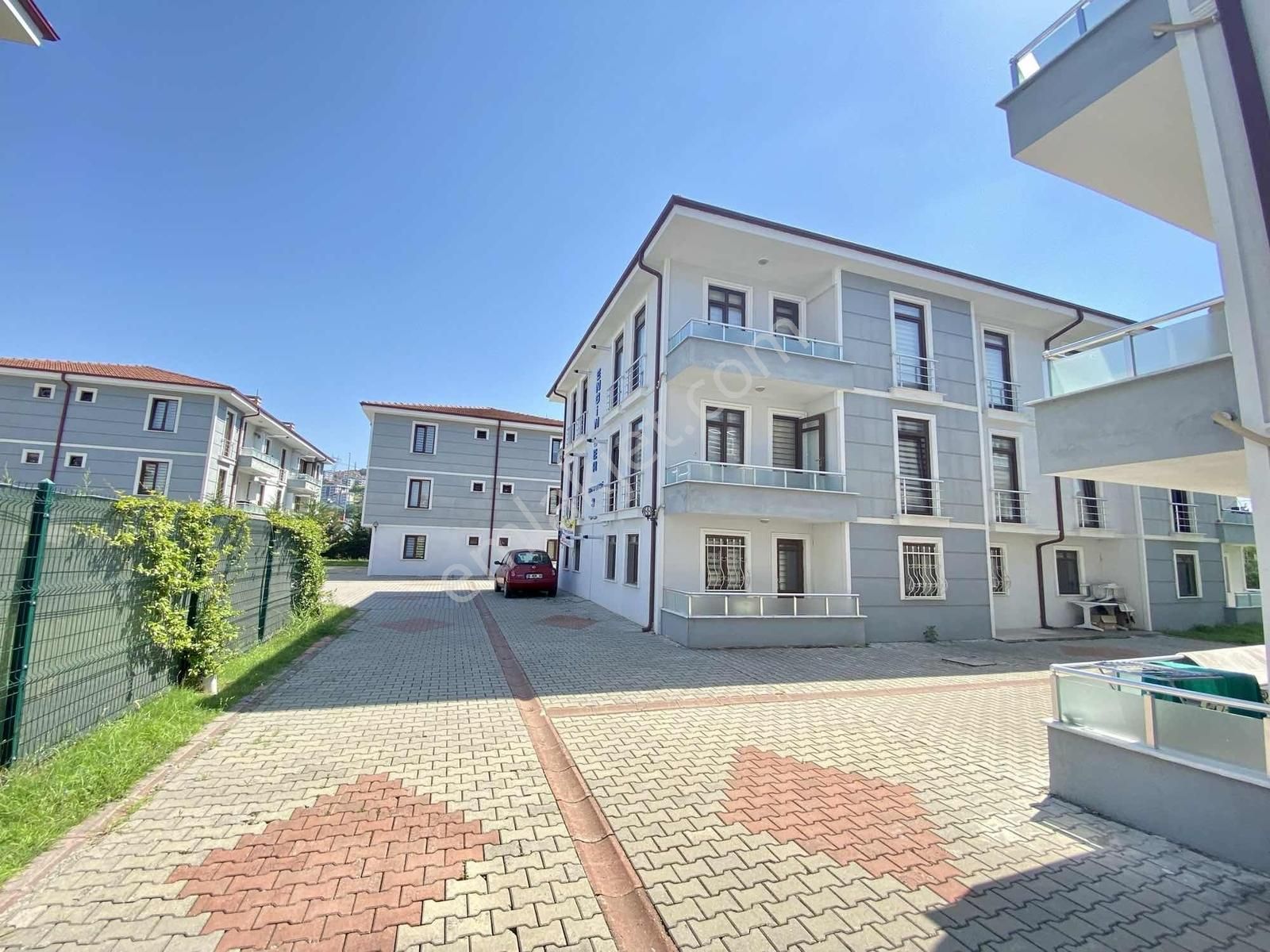 Serdivan Mavi Durak'ta, Site İçerisinde, Eşyalı 2+1 Daire - Görsel 17