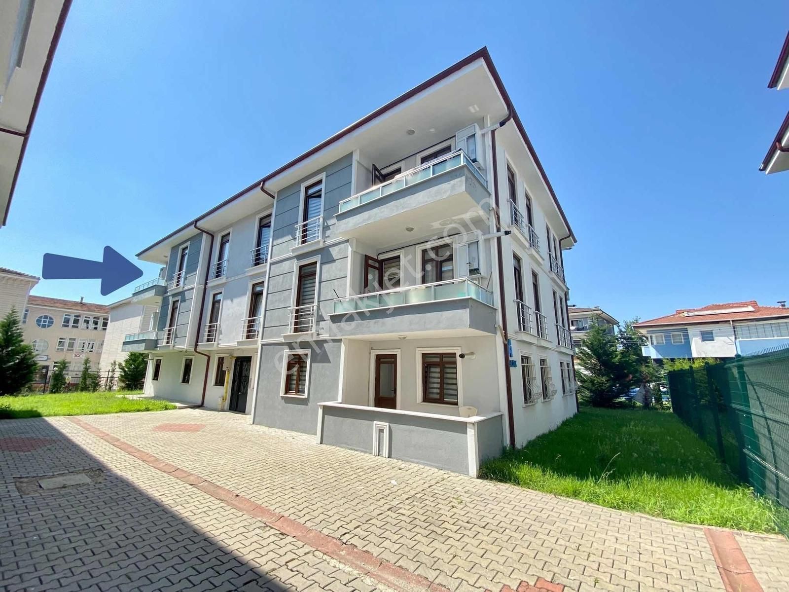 Serdivan Mavi Durak'ta, Site İçerisinde, Eşyalı 2+1 Daire