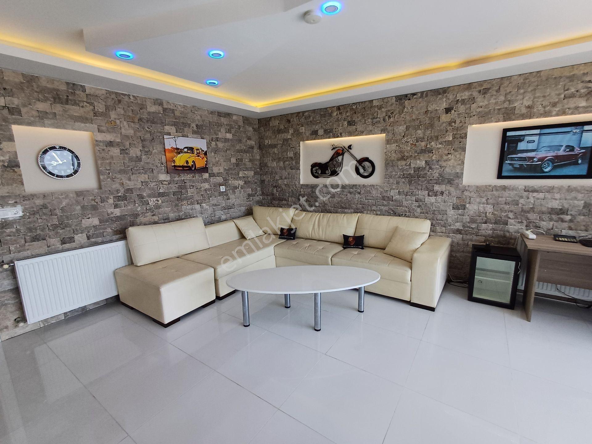 Kuşadasında Satılık Süper Lüks Eşyalı Tripleks Villa - Görsel 15