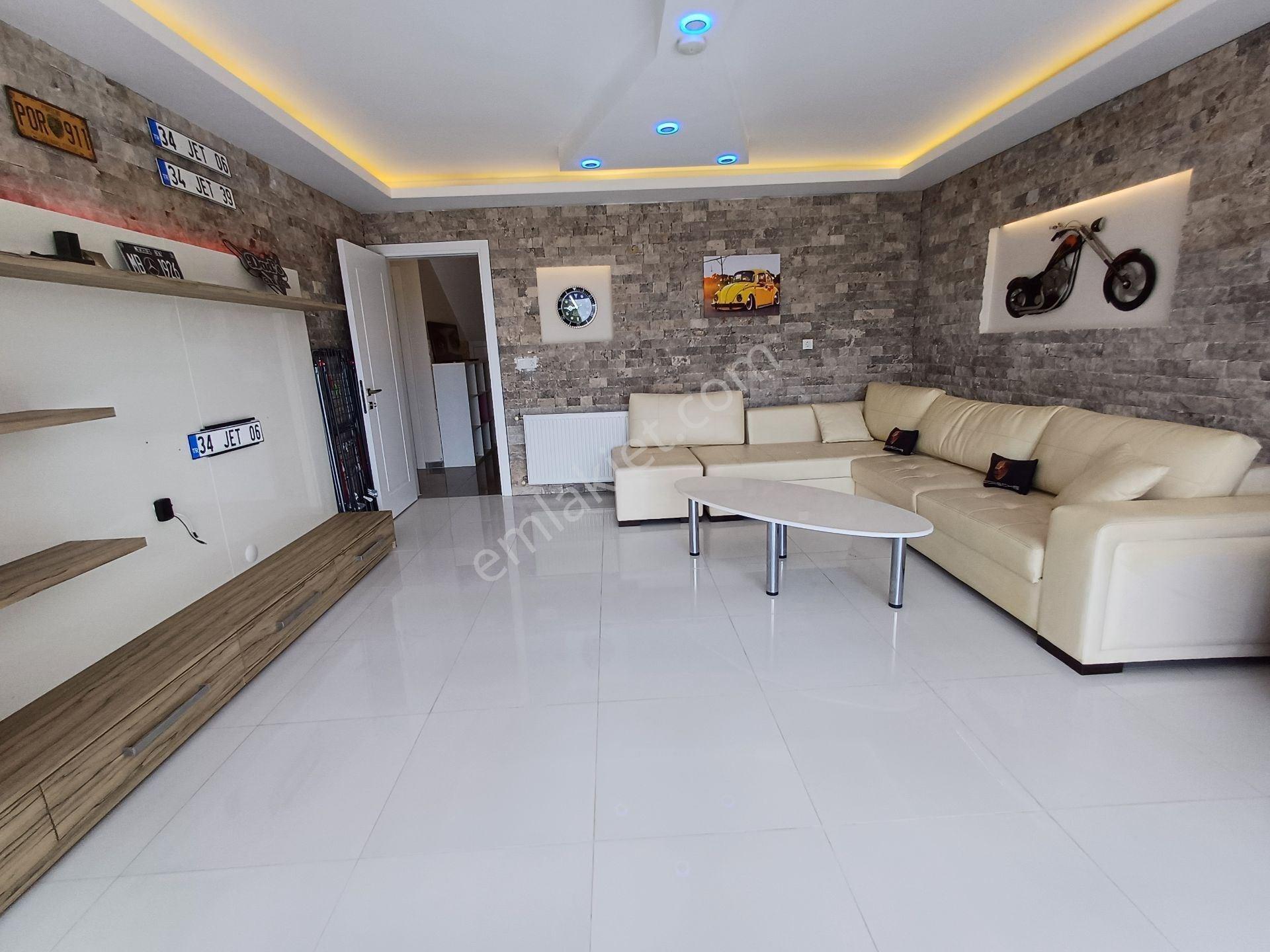 Kuşadasında Satılık Süper Lüks Eşyalı Tripleks Villa - Görsel 16