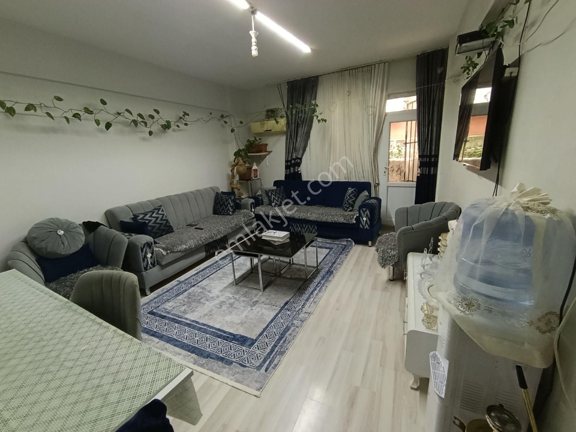 Hicret Emlaktan Esenler Nine Hatun Mah Satılık Daire 2+1 100 M2