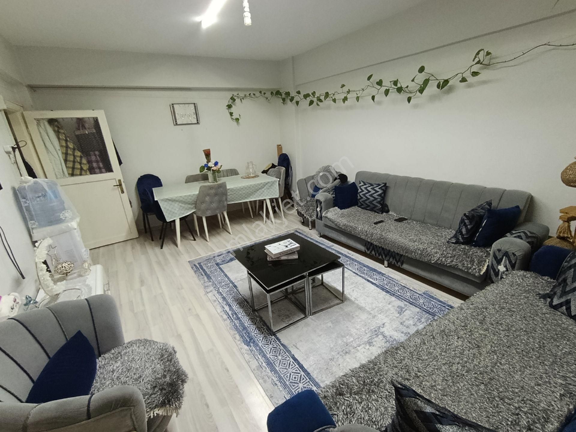 Hicret Emlaktan Esenler Nine Hatun Mah Satılık Daire 2+1 100 M2 - Görsel 5