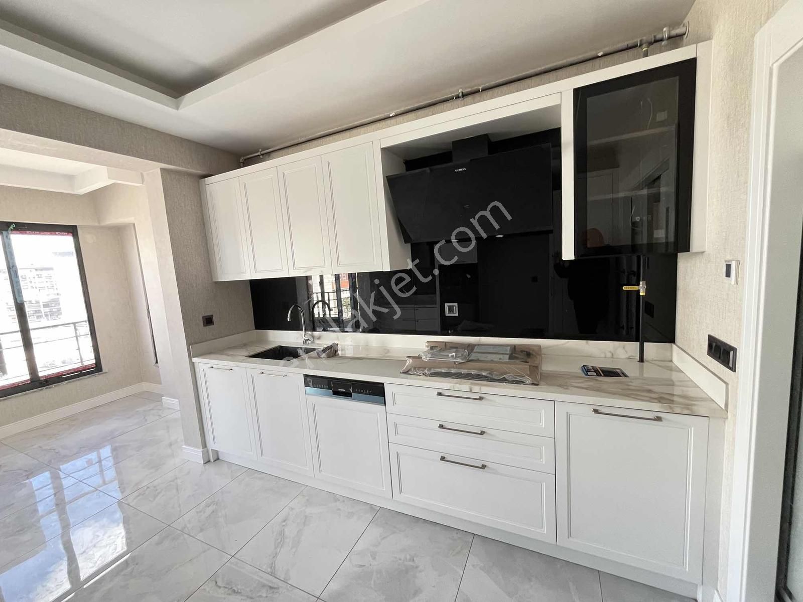 Meram Ahmet Özcan Caddesinde Ultra Lüks Site İçi 4+1 Daire! - Görsel 17