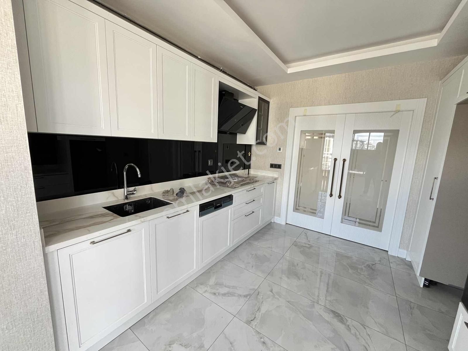 Meram Ahmet Özcan Caddesinde Ultra Lüks Site İçi 4+1 Daire! - Görsel 34