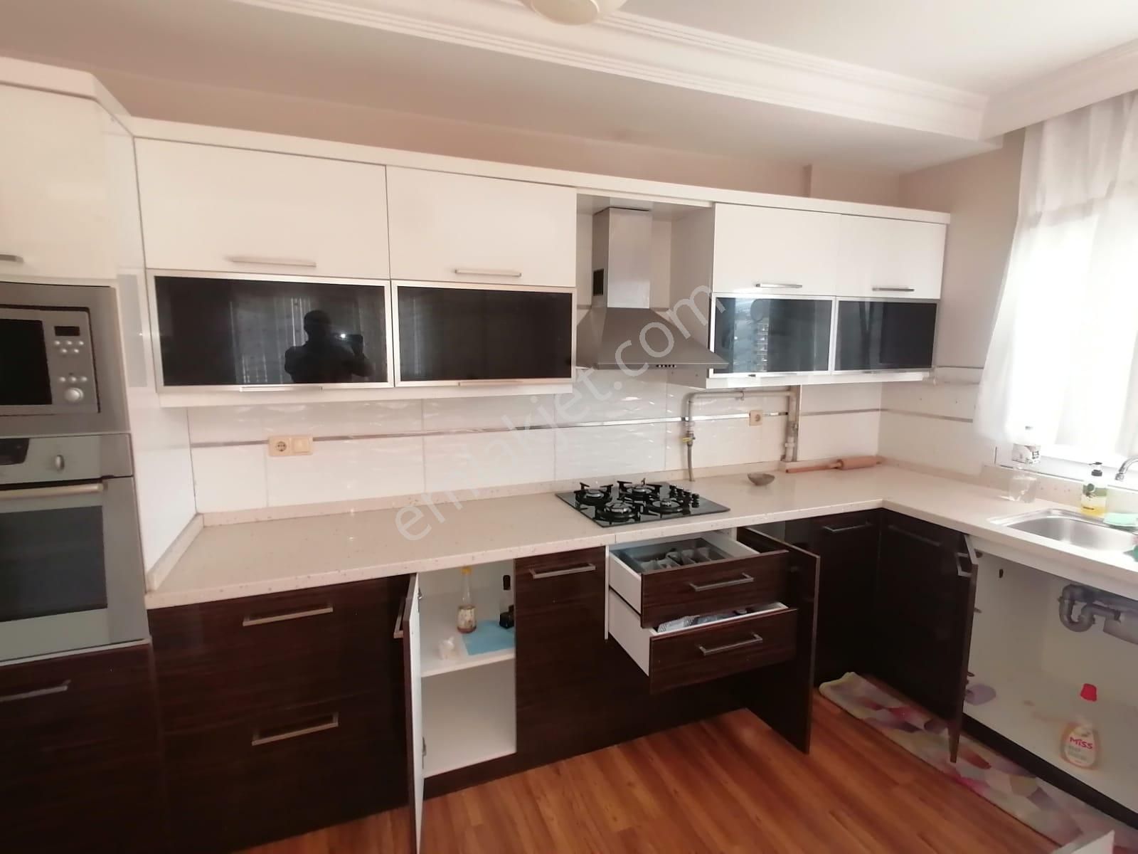 Emfadan Yurt Mah. Eşyasız Fiyatına Eşyalı H.parkta D.gazlı 3+1 Daire