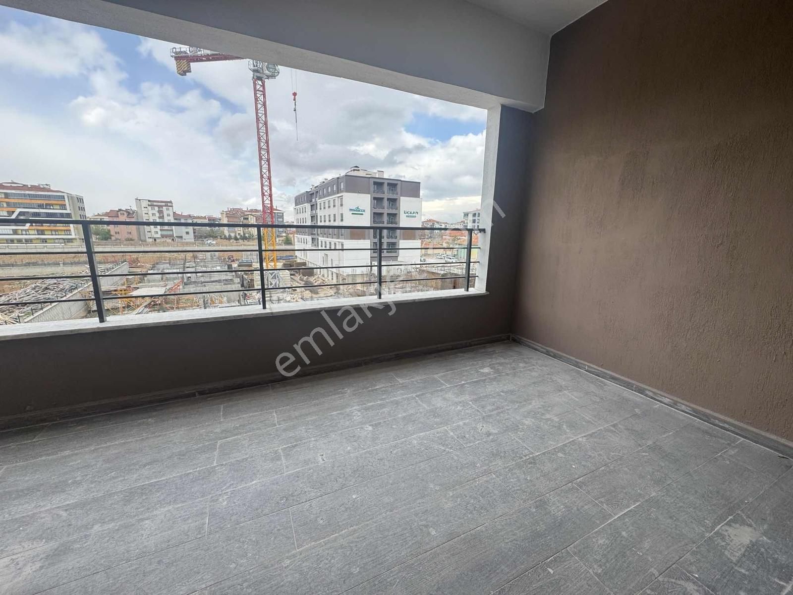 Mengene Mahellesinde Site İçi 3+1 Ara Kat Lüks Daire - Görsel 18