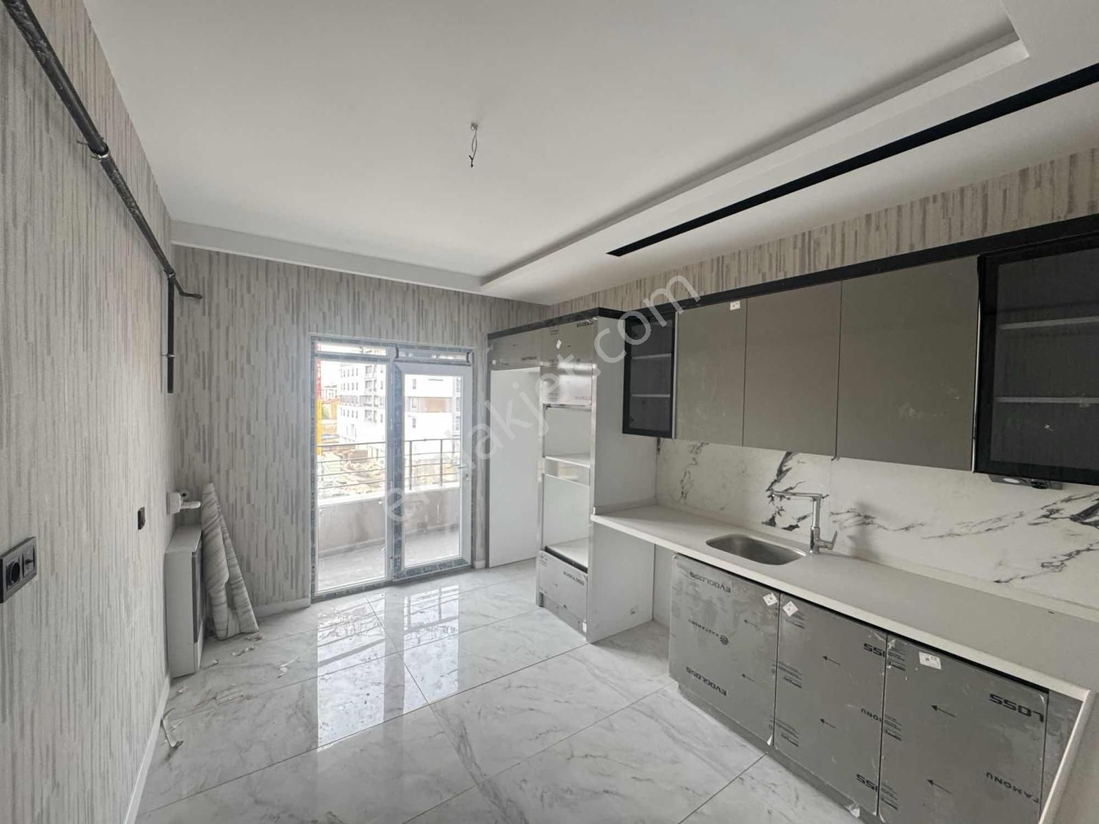 Mengene Mahellesinde Site İçi 3+1 Ara Kat Lüks Daire - Görsel 2