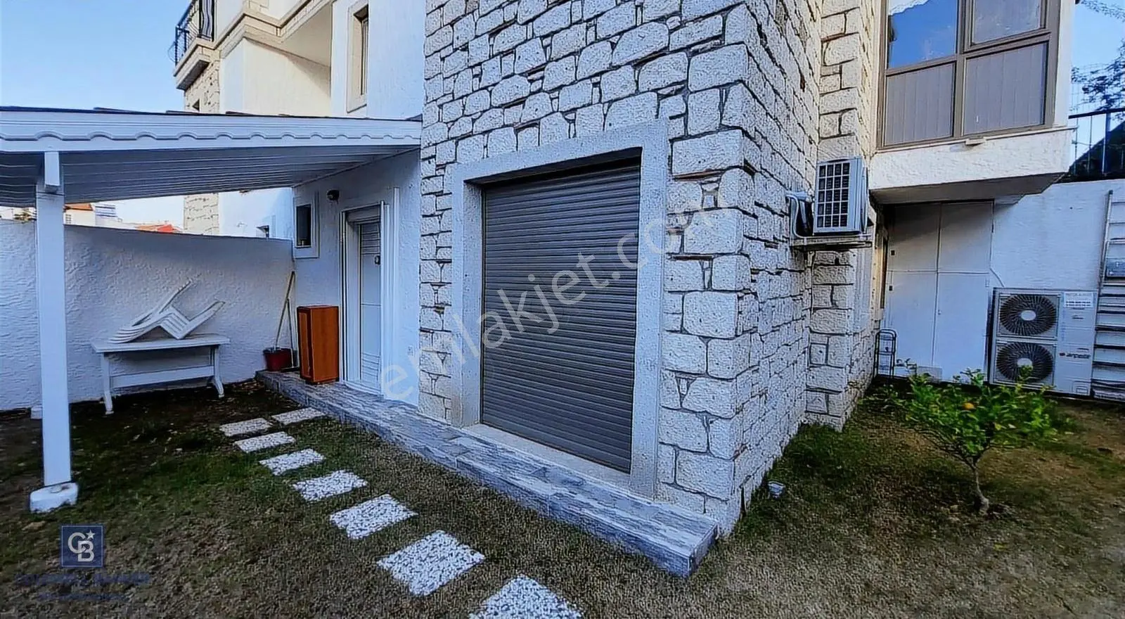 Çeşme Alaçatı Sakızlar Da Kiralık Bahçeli 2+1 Daire