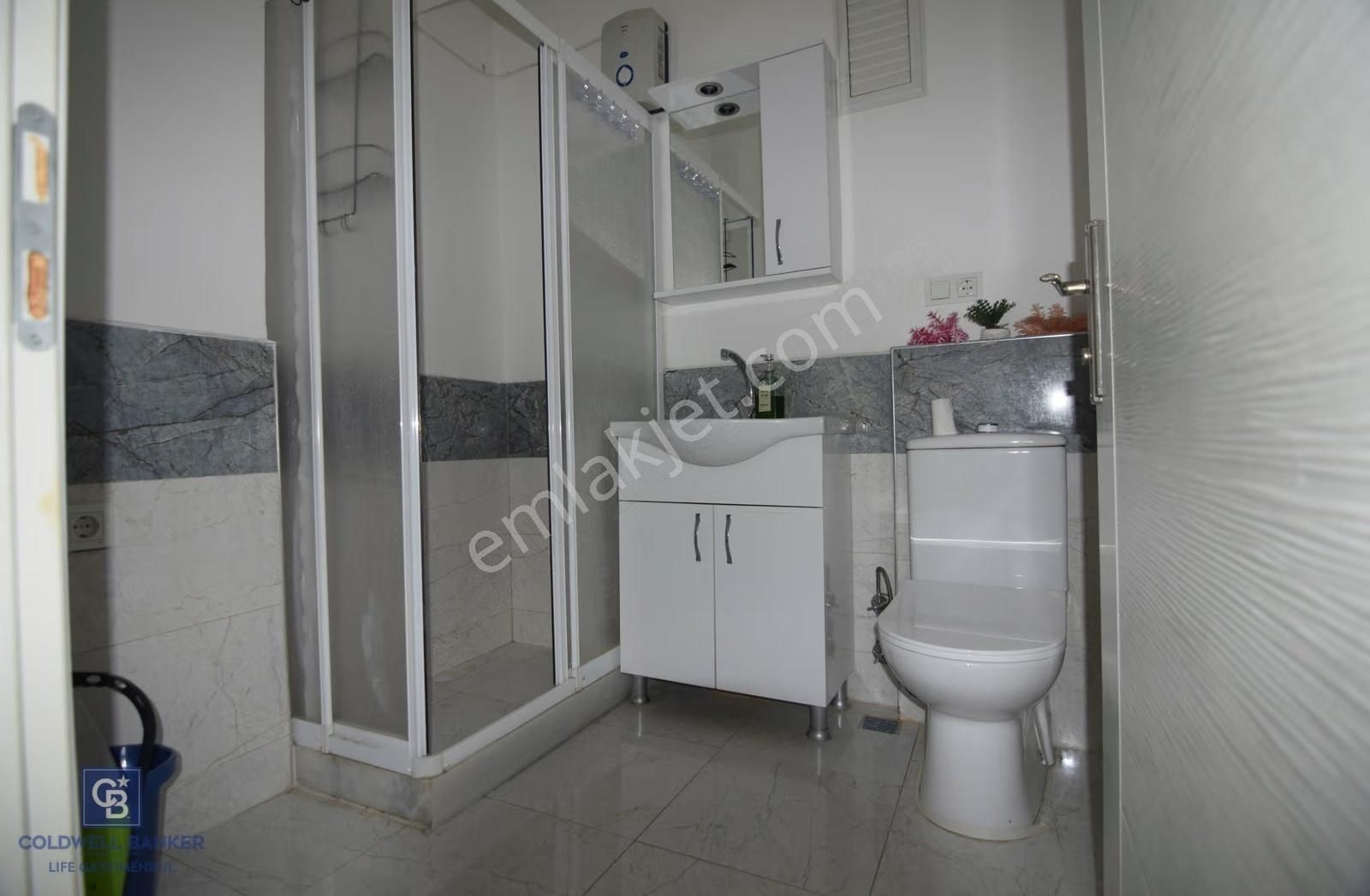 Karşıyaka Eshot Sokağında Kiralık Geniş 1+1 Daire - Görsel 9