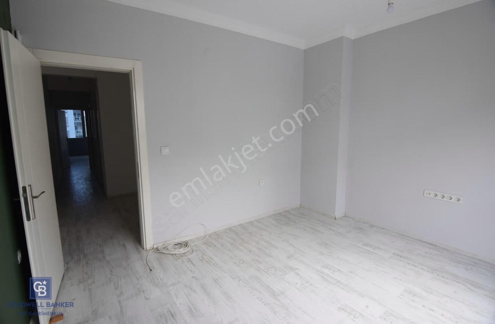 Karşıyaka Eshot Sokağında Kiralık Geniş 1+1 Daire - Görsel 10