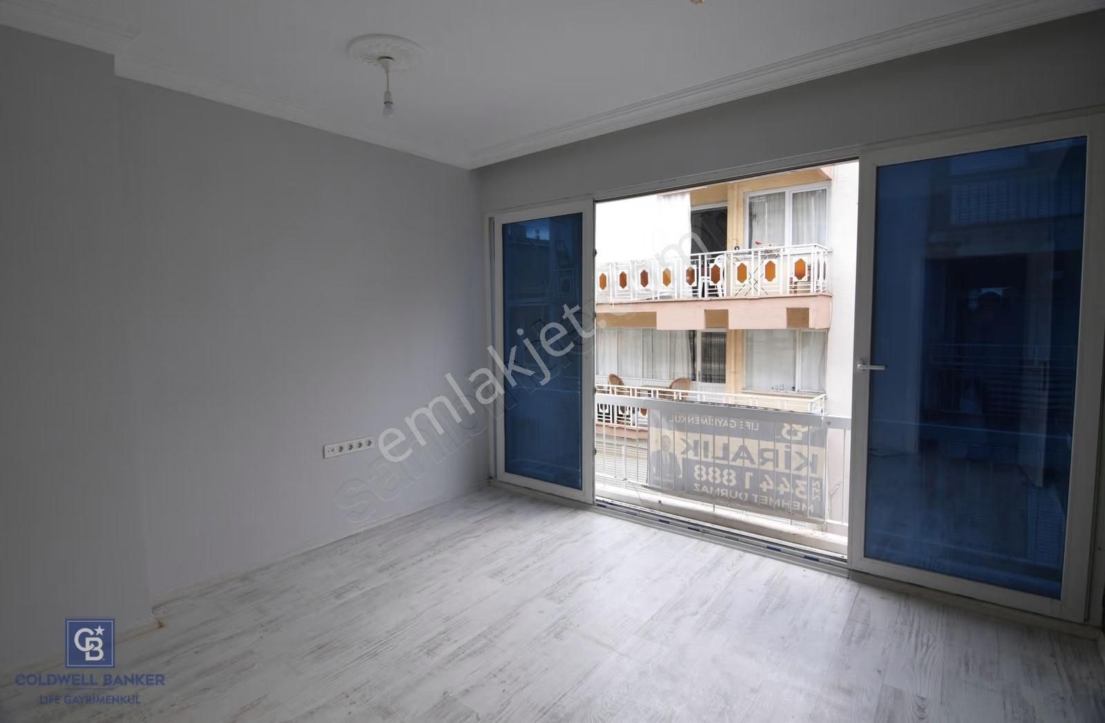 Karşıyaka Eshot Sokağında Kiralık Geniş 1+1 Daire - Görsel 8