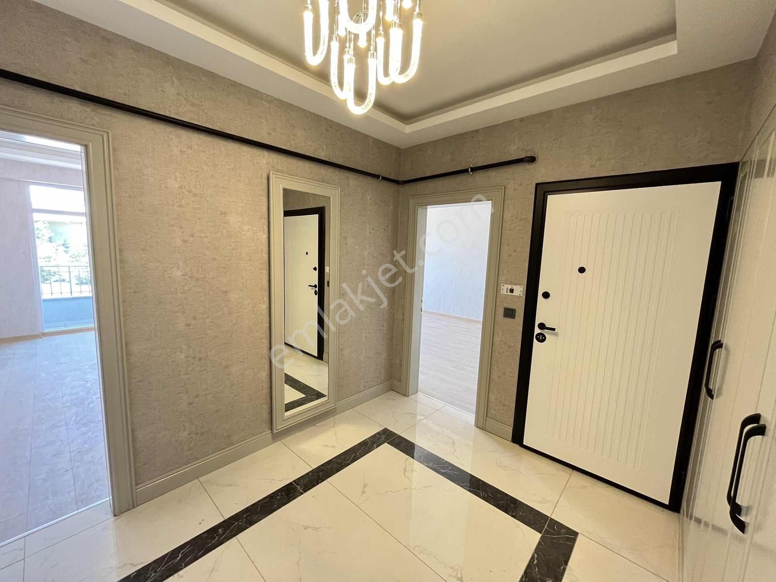 Meram Ahmet Özcan Caddesinde Geniş Lüks Sıfır 3+1 Daire! - Görsel 2