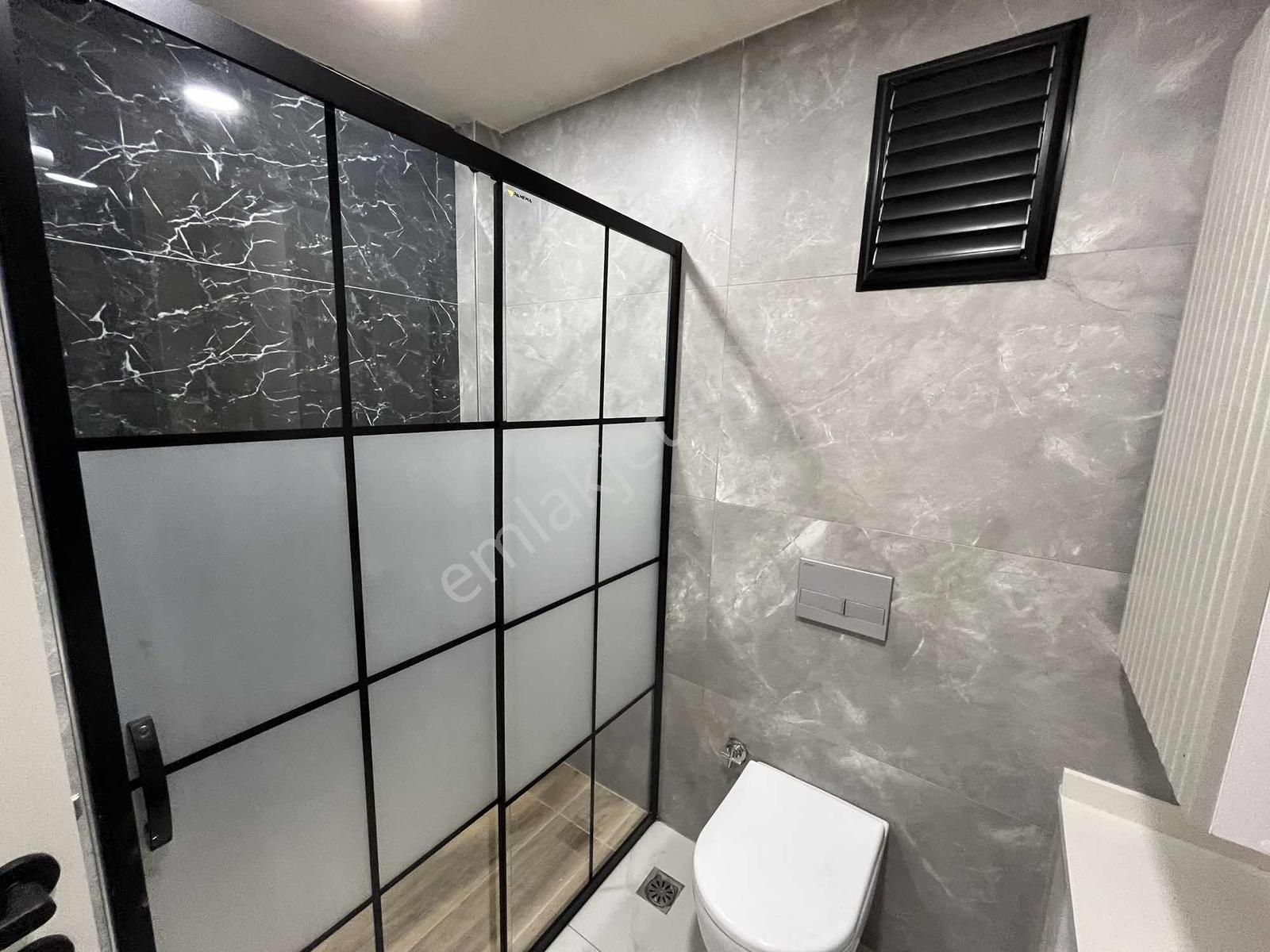 Meram Ahmet Özcan Caddesinde Geniş Lüks Sıfır 3+1 Daire! - Görsel 14