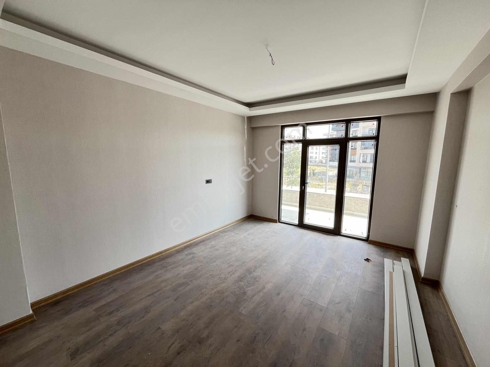 Uluırmak Mahallesi Ahmet Özcan Caddesi Civarı Ultra Lüks 4+1 ! - Görsel 10