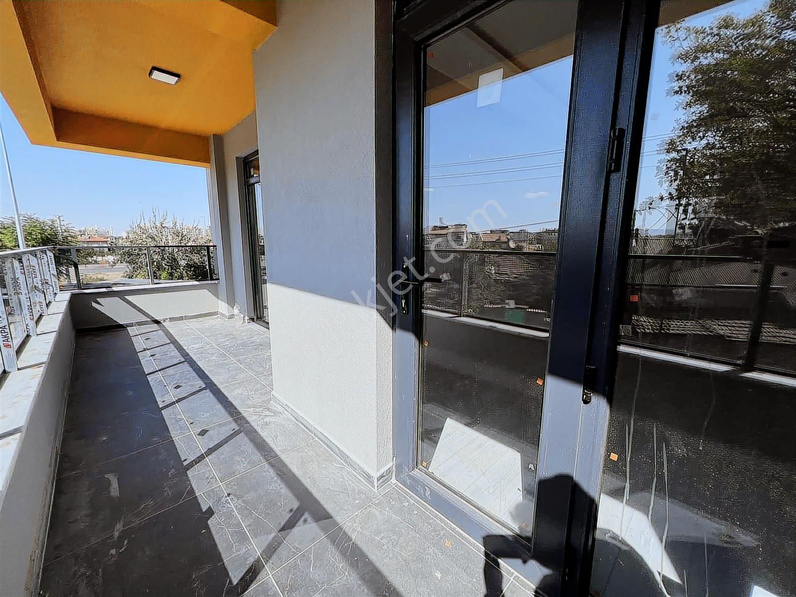 Meram Alparslan Caddesi Yakını 3+1 Ara Kat Site İçi Lüks Daire - Görsel 16