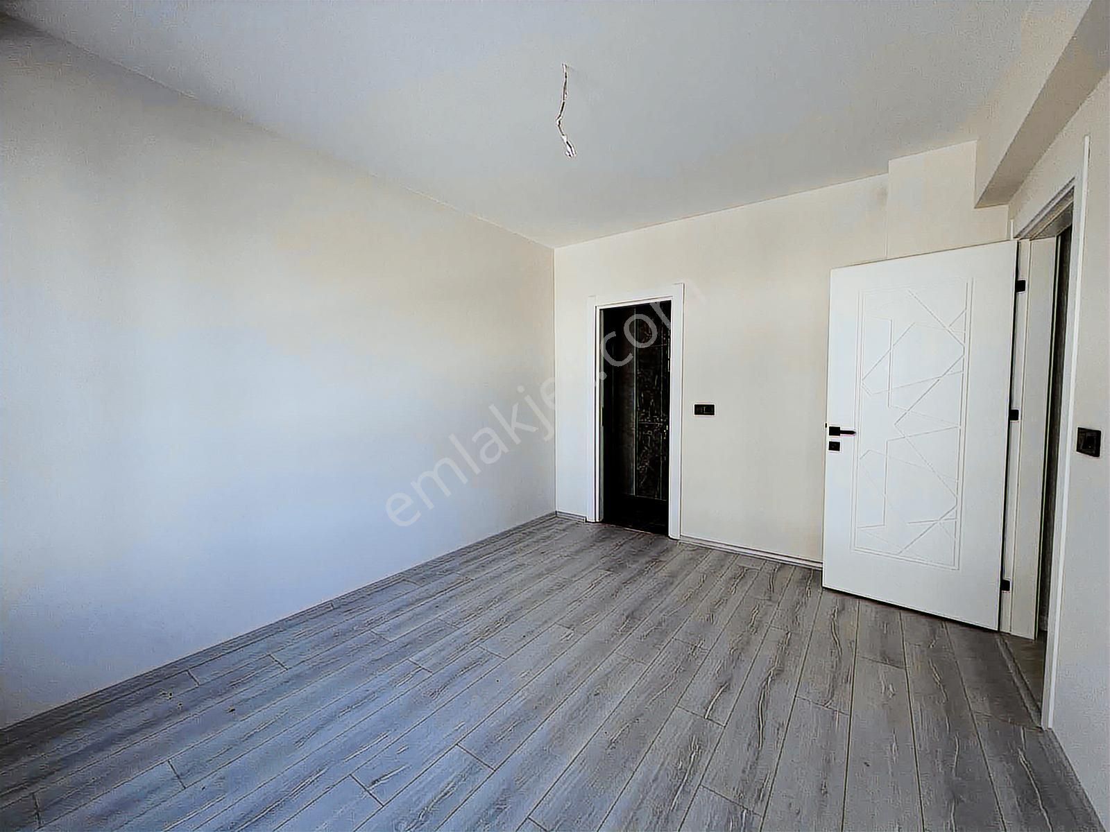 Meram Alparslan Caddesi Yakını 3+1 Ara Kat Site İçi Lüks Daire - Görsel 7