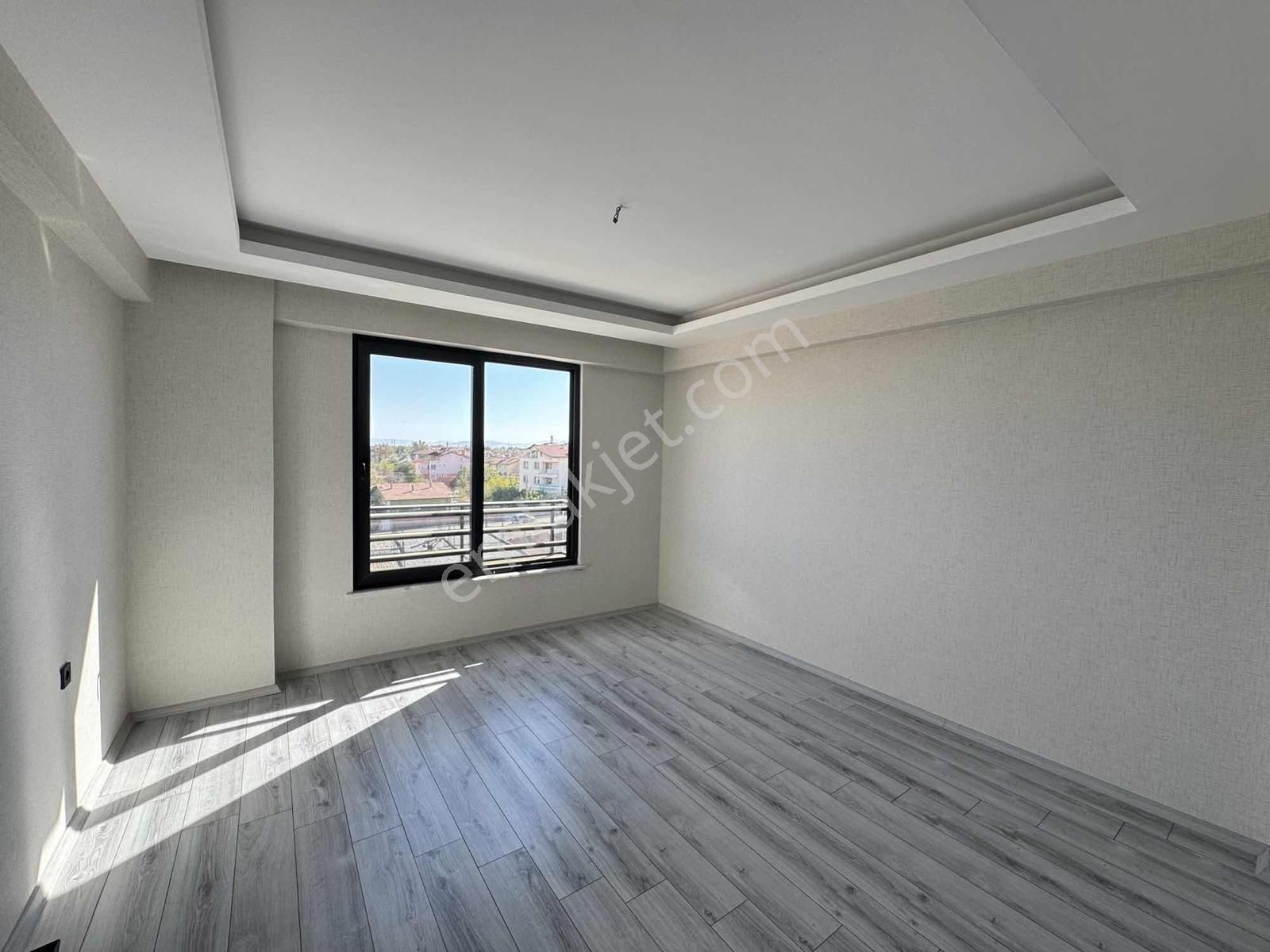 Meram Fen Lisesi Yakını 3+1 Ultra Lüks Ara Kat Daire - Görsel 12