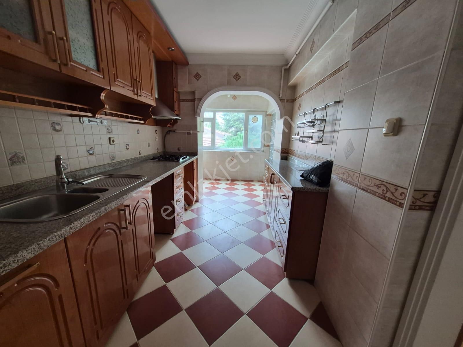 Acıbadem Alsancak Sitesinde Kiralık Daire - Görsel 10