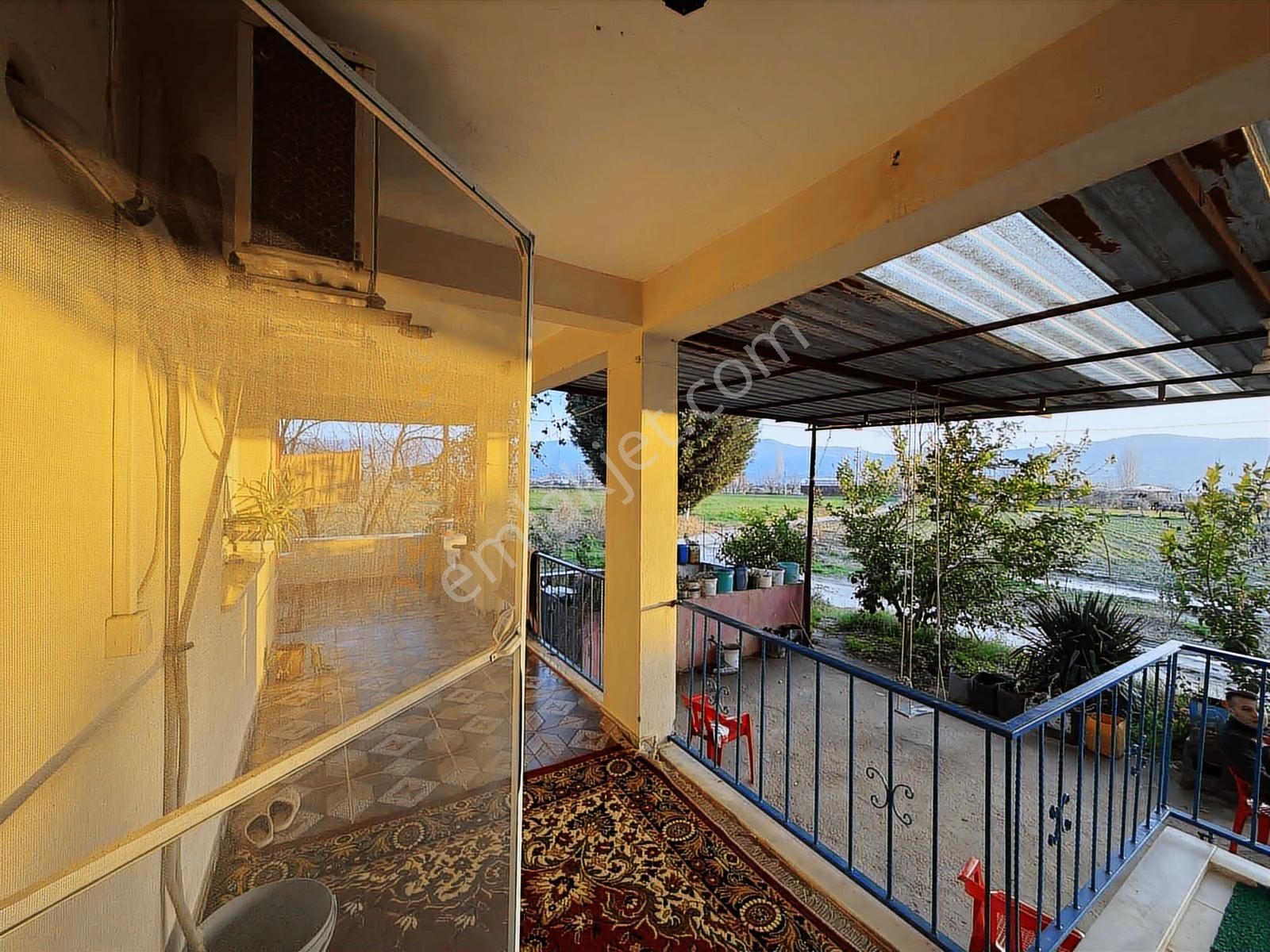 Karaburç Mahallesinde 13.738m2 Satılık Tarla Ve Ev - Görsel 13