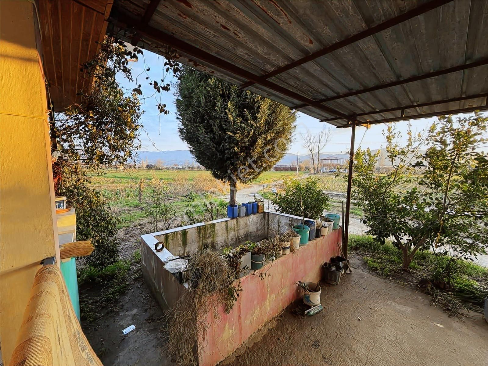 Karaburç Mahallesinde 13.738m2 Satılık Tarla Ve Ev - Görsel 17