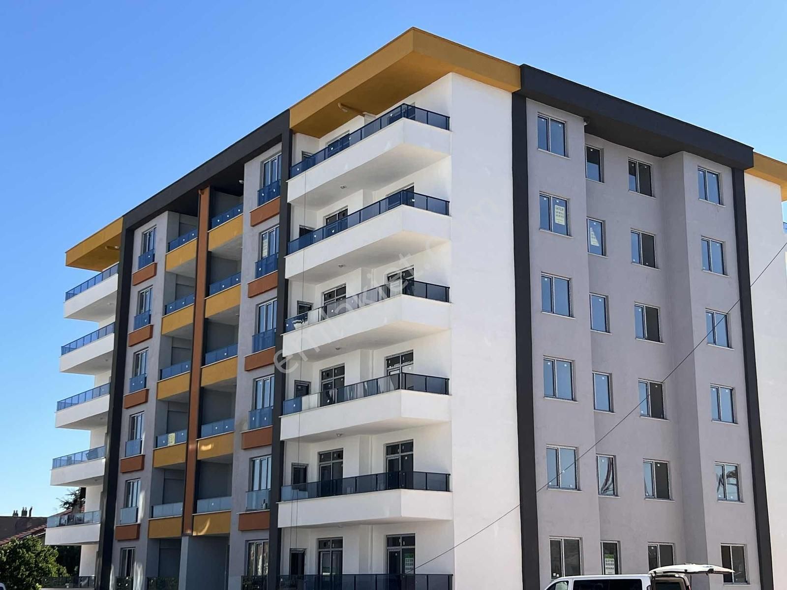 Mengene Mahallesinde 4+1 Kiralık Site İçi Sıfır Daire