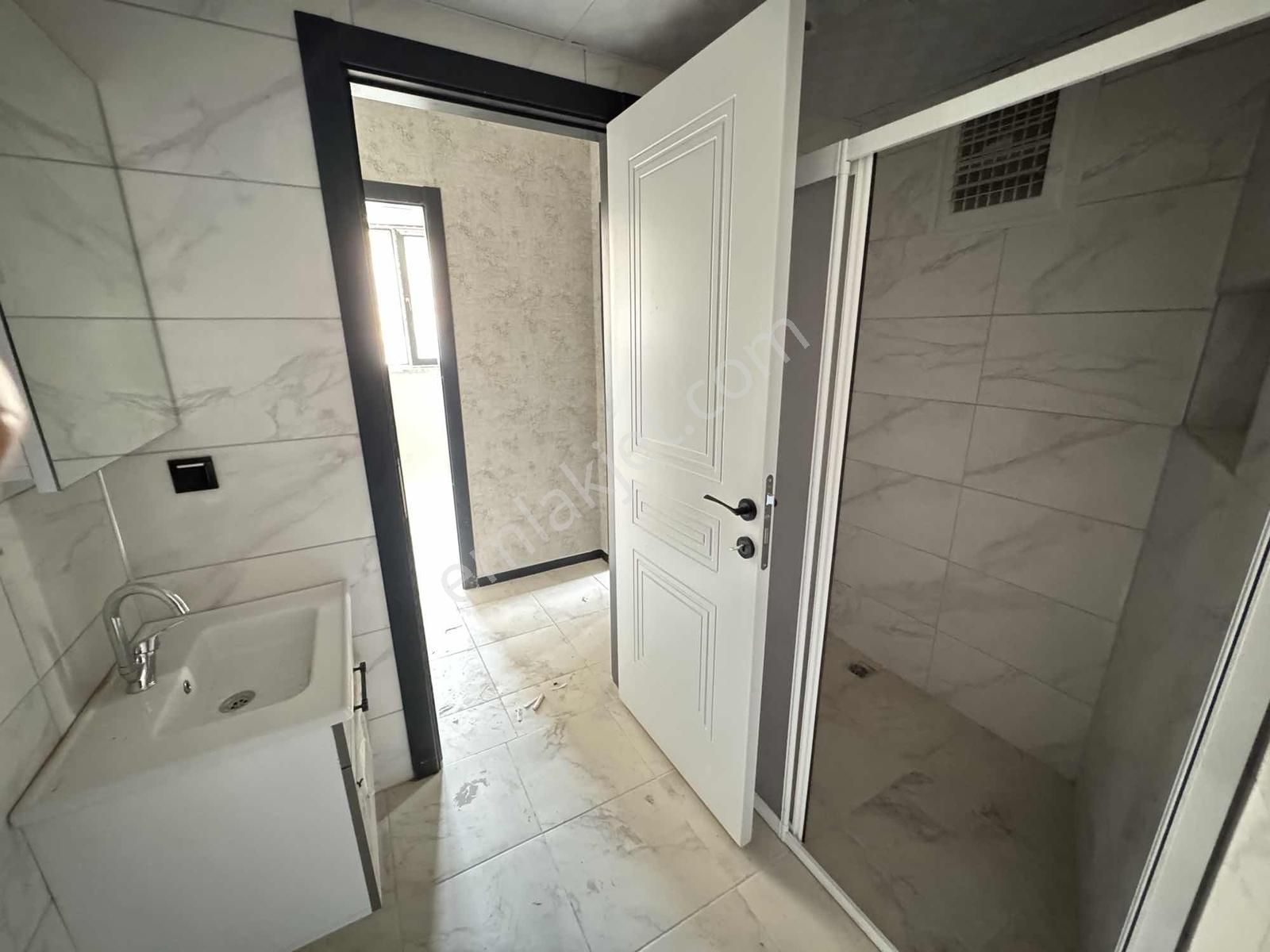 Bahçeşehir Mahallesinde Çevre Yoluna Yürüme Mesafesinde 3+1 - Görsel 13