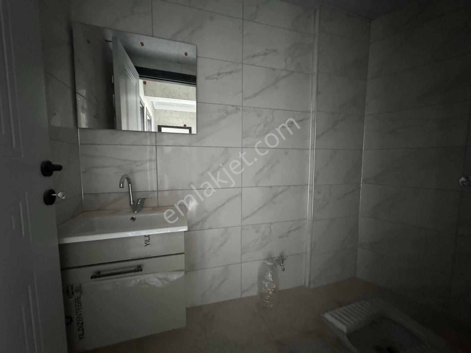 Bahçeşehir Mahallesinde Çevre Yoluna Yürüme Mesafesinde 3+1 - Görsel 12