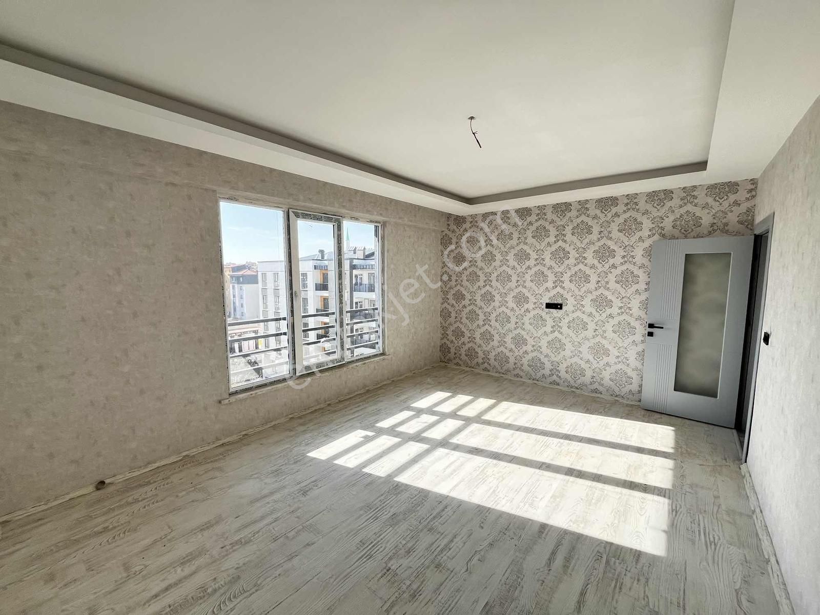 Meram Uluğbey Mahallesi'nde Oturuma Hazır Geniş Lüks 2+1 ! - Görsel 9