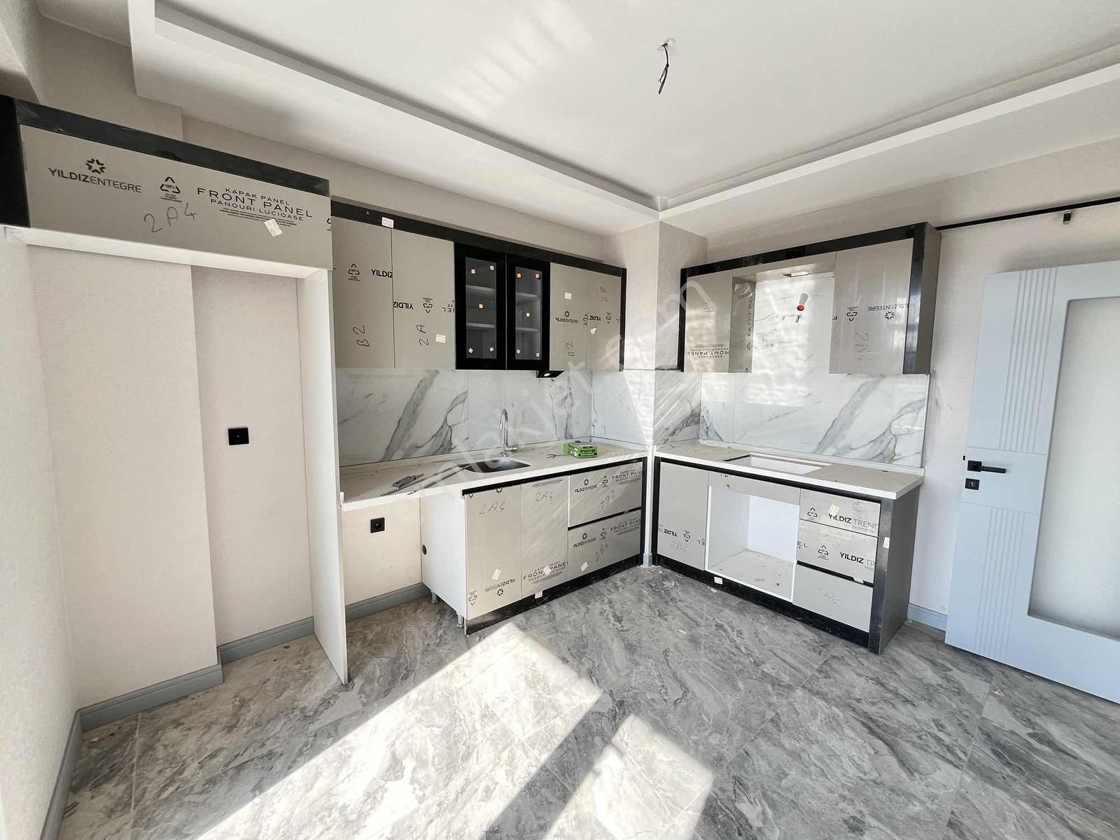 Meram Uluğbey Mahallesi'nde Oturuma Hazır Geniş Lüks 2+1 ! - Görsel 3