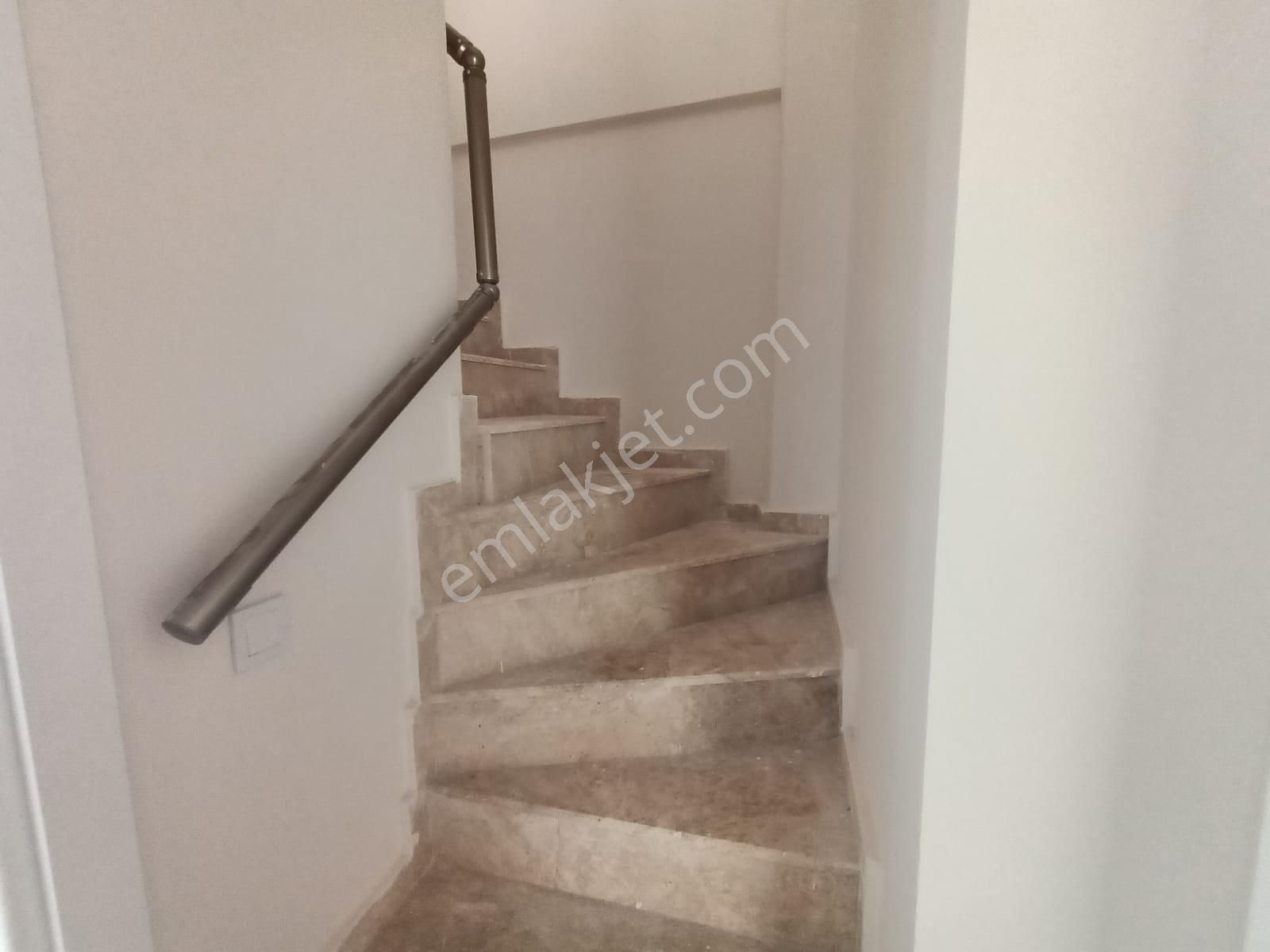 Sarısuda Havuzlu Site İçerisinde Doğalgazlı Amerikan Mutfak 4+1 Dubleks Kiralık Daire - Görsel 12