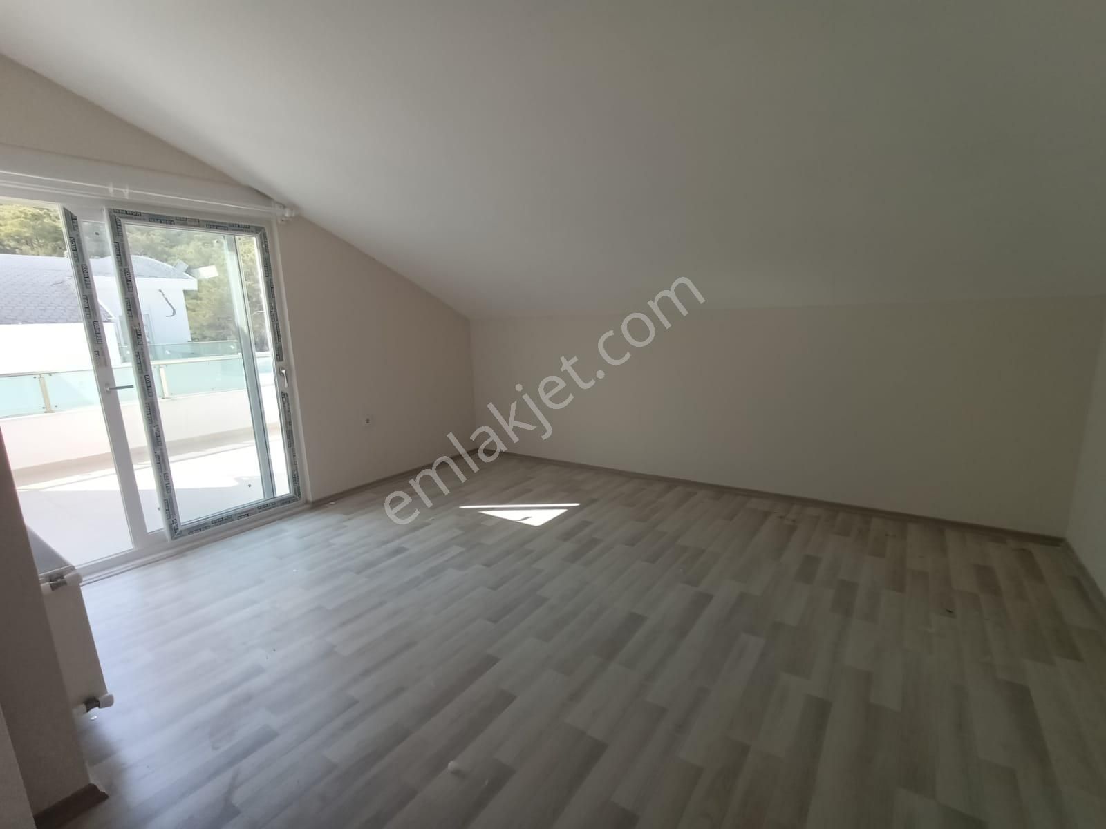 Sarısuda Havuzlu Site İçerisinde Doğalgazlı Amerikan Mutfak 4+1 Dubleks Kiralık Daire - Görsel 17