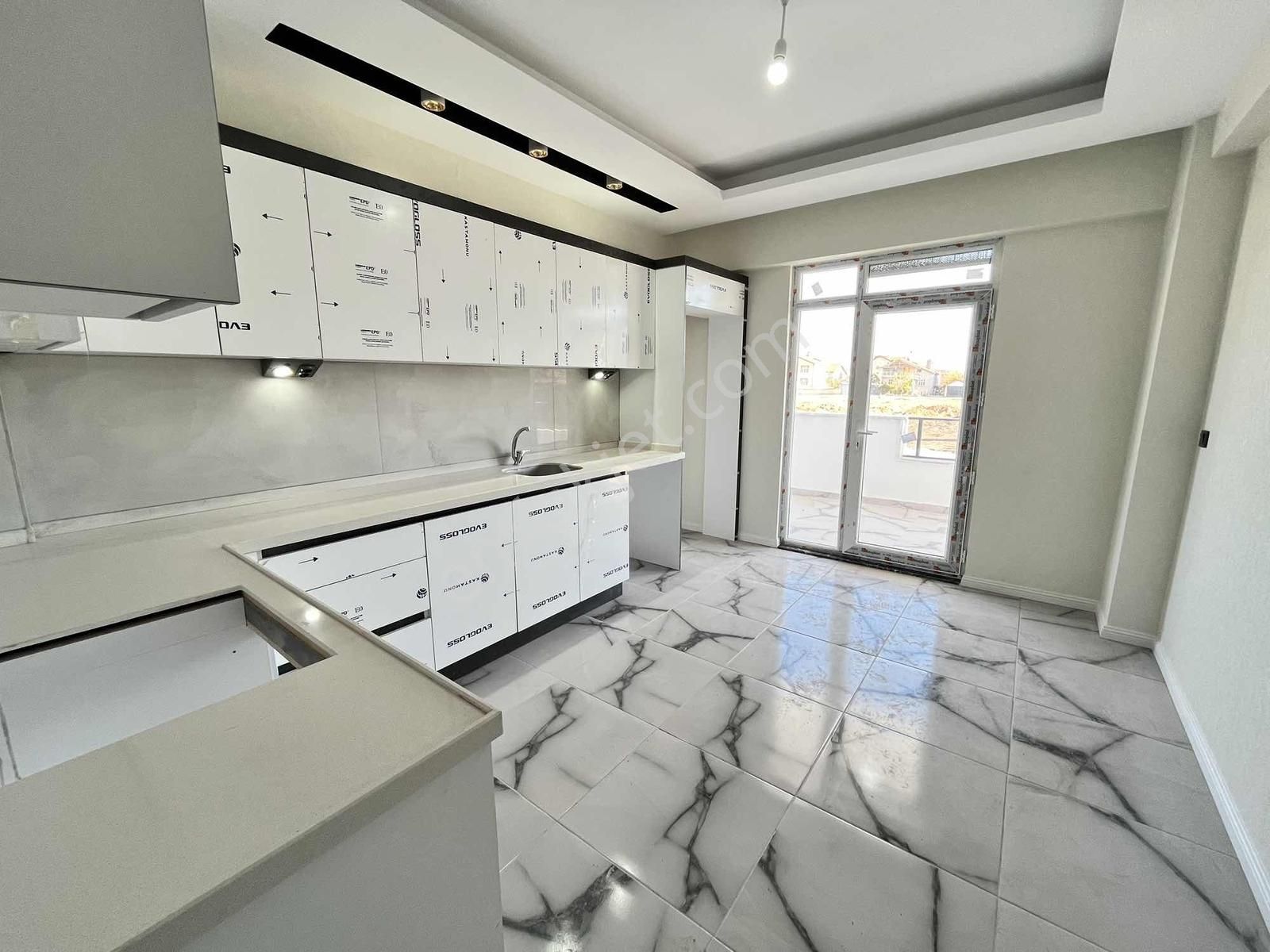 Karaaslan Mahallesi'nde Oturuma Hazır Geniş Lüks 3+1 Daire! - Görsel 6