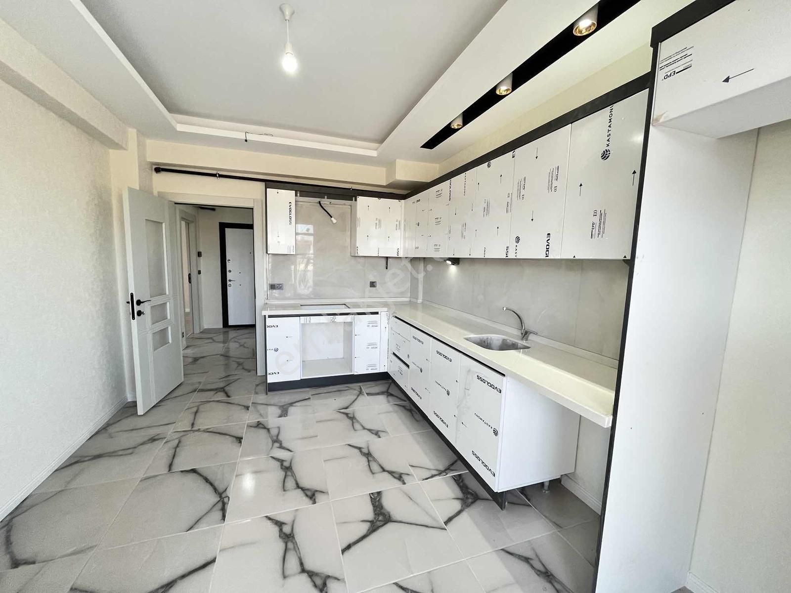 Karaaslan Mahallesi'nde Oturuma Hazır Geniş Lüks 3+1 Daire! - Görsel 8